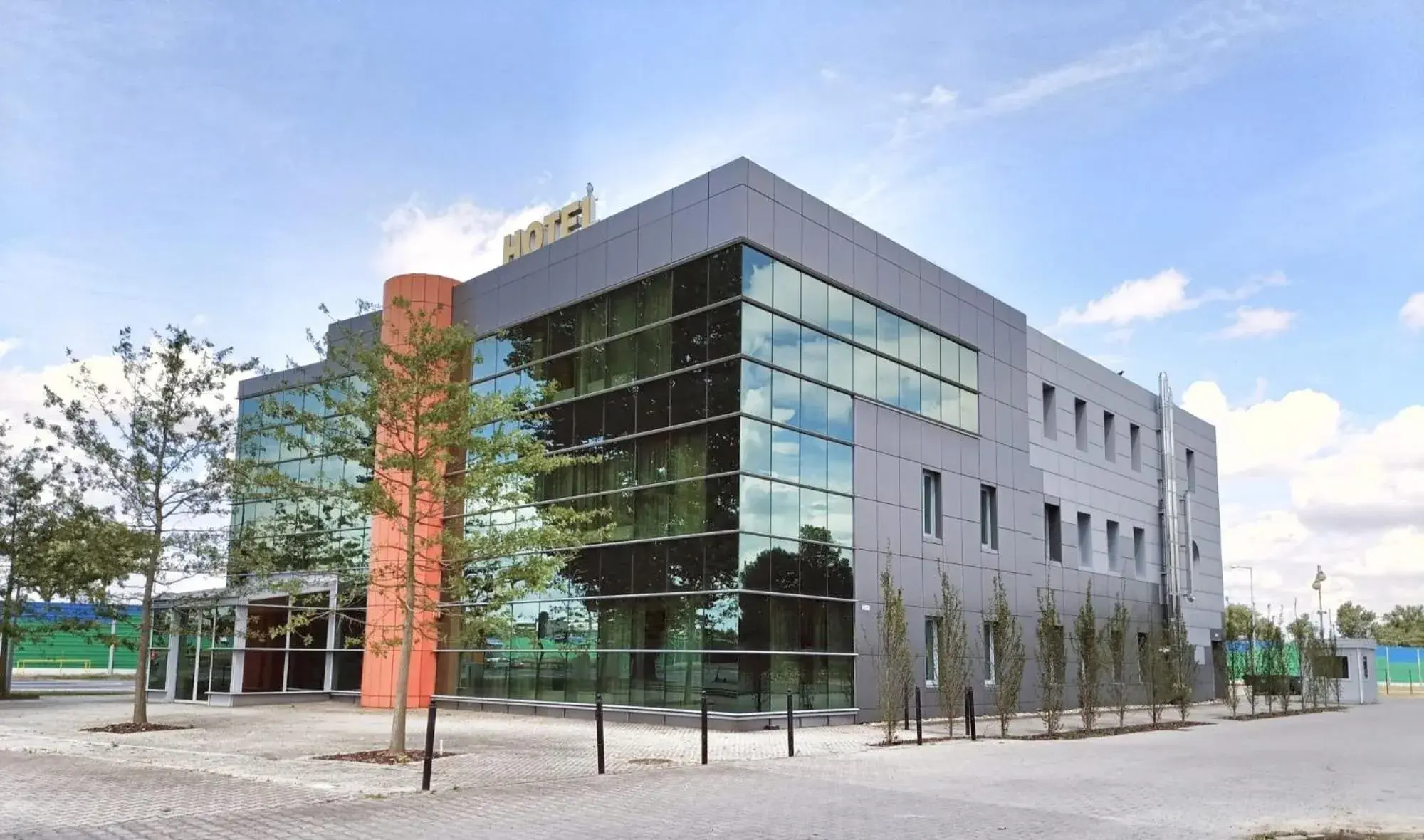 Hotel i Restauracja w Luboniu Hotel i Restauracja w Luboniu