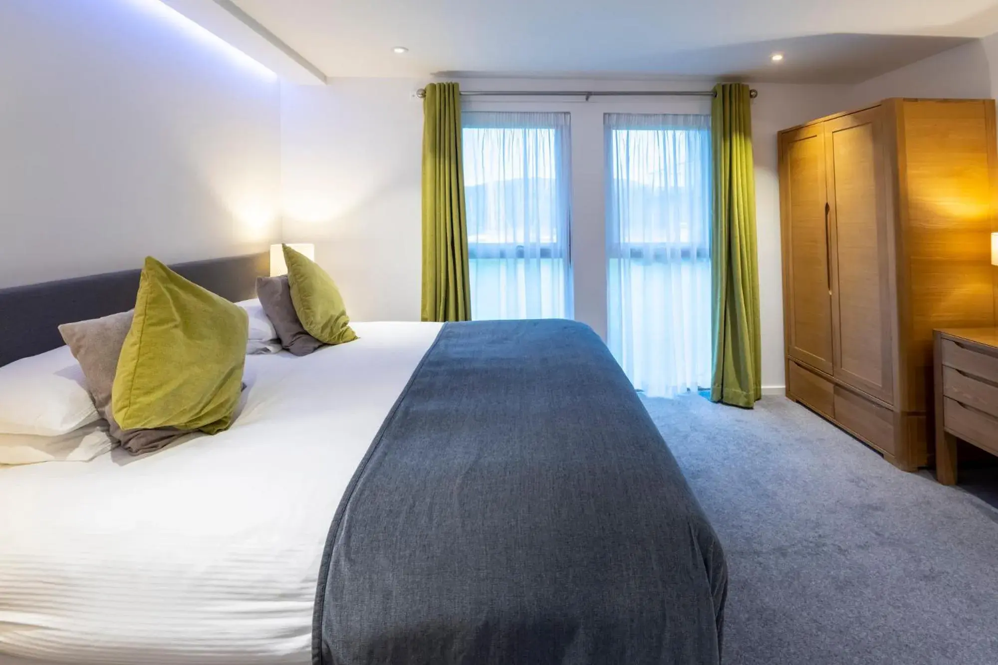 Luxury Three-Bedroom Apartment in Portavadie Loch Fyne Scotland Luxury Three-Bedroom Apartment in Portavadie Loch Fyne Scotland