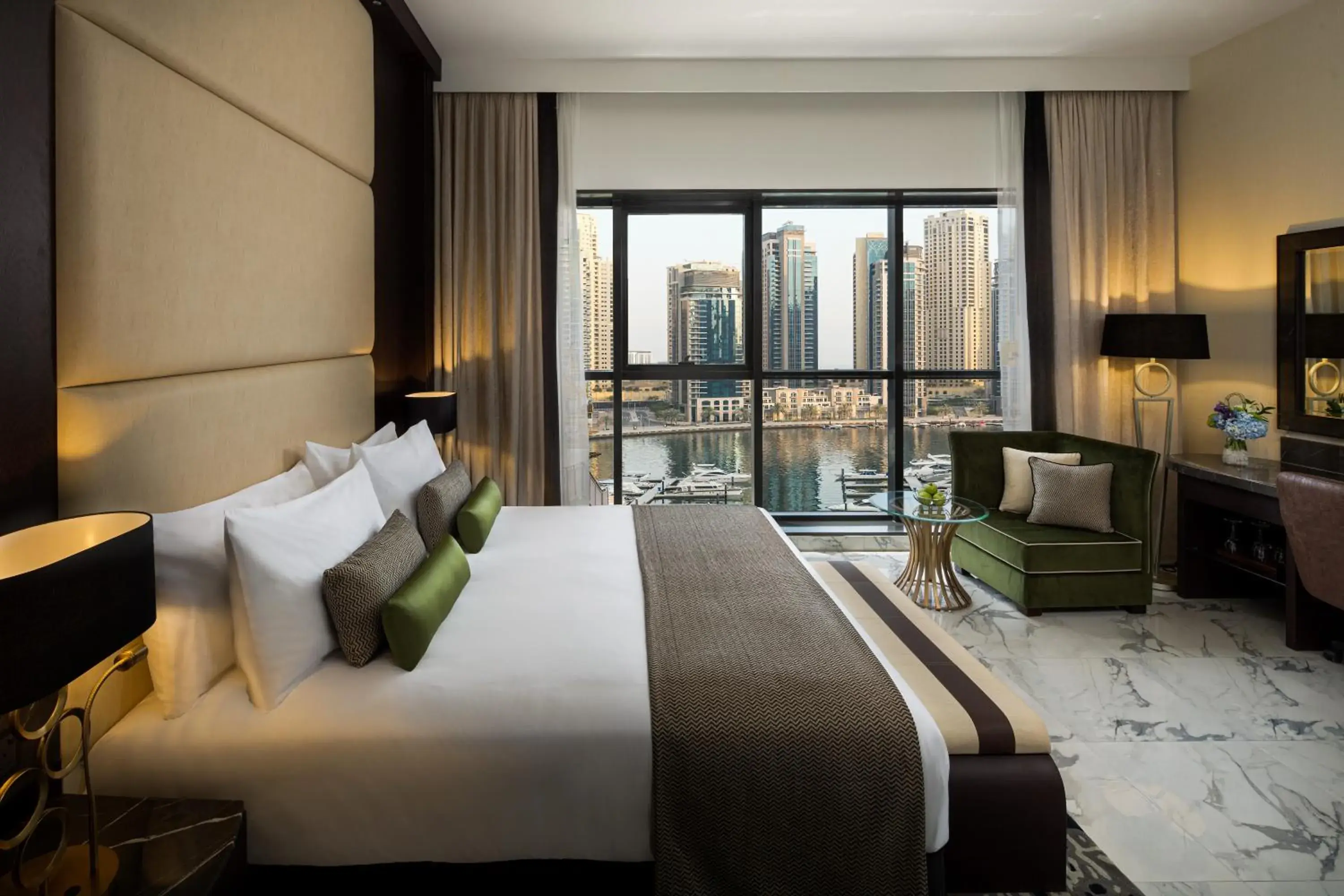 Club room with King Bed, High Floor - Club Lounge Access in Millennium Place Dubai Marina Club room with King Bed, High Floor - Club Lounge Access in Millennium Place Dubai Marina