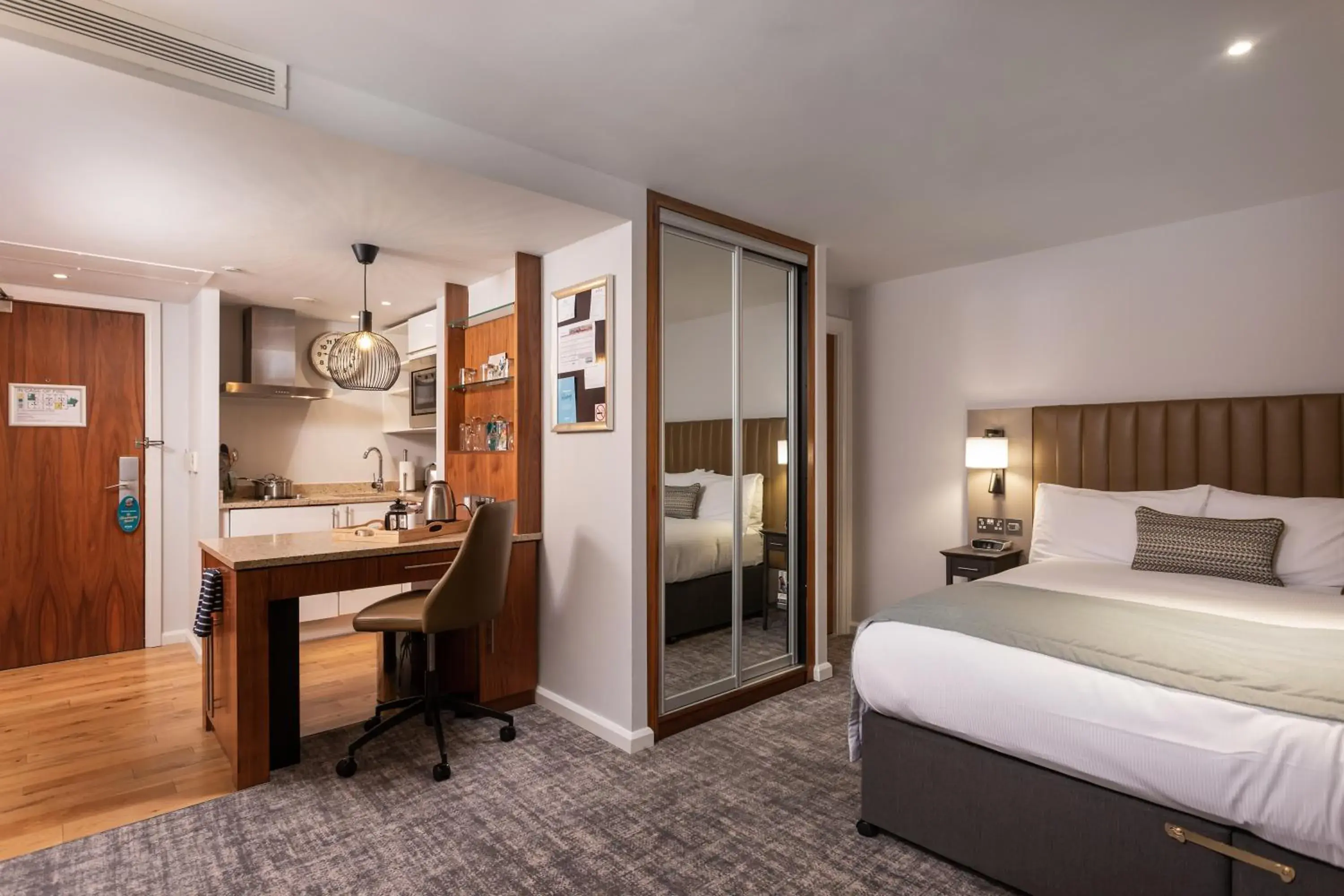 Studio King Suite with Kitchenette in Staybridge Suites Newcastle by IHG Studio King Suite with Kitchenette in Staybridge Suites Newcastle by IHG