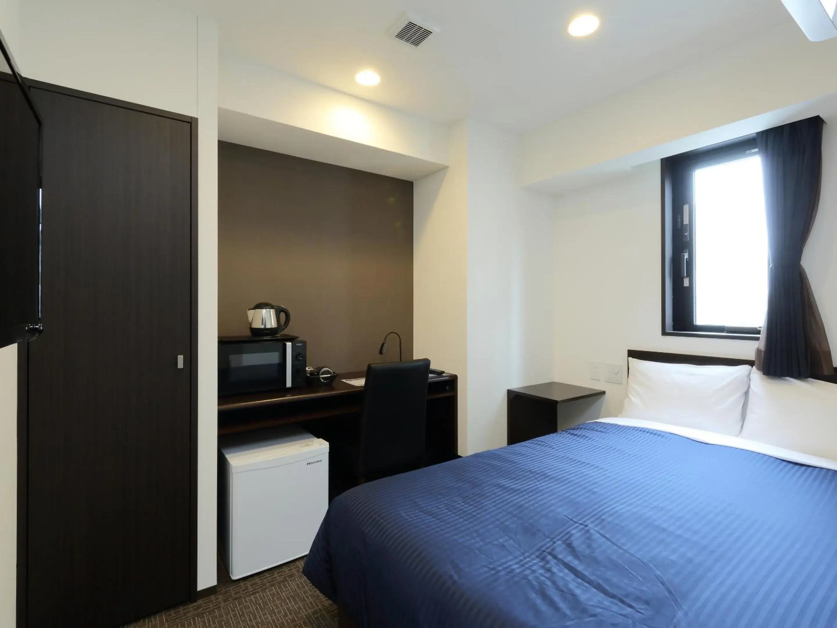 Double Room with Small Double Bed - single occupancy - Smoking in HOTEL LiVEMAX Meieki Double Room with Small Double Bed - single occupancy - Smoking in HOTEL LiVEMAX Meieki