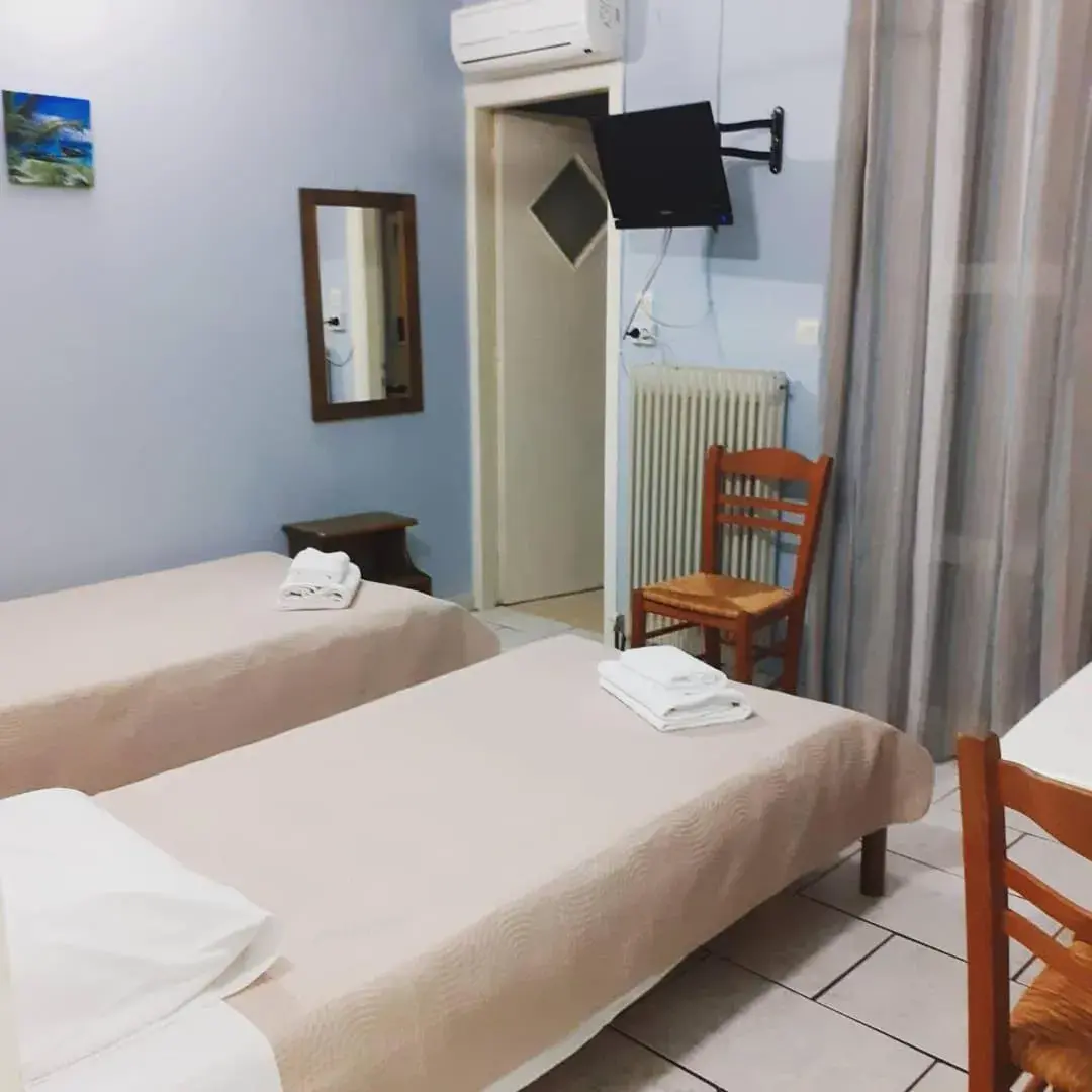 Double or Twin Room with Balcony in Almiriki Rooms Double or Twin Room with Balcony in Almiriki Rooms