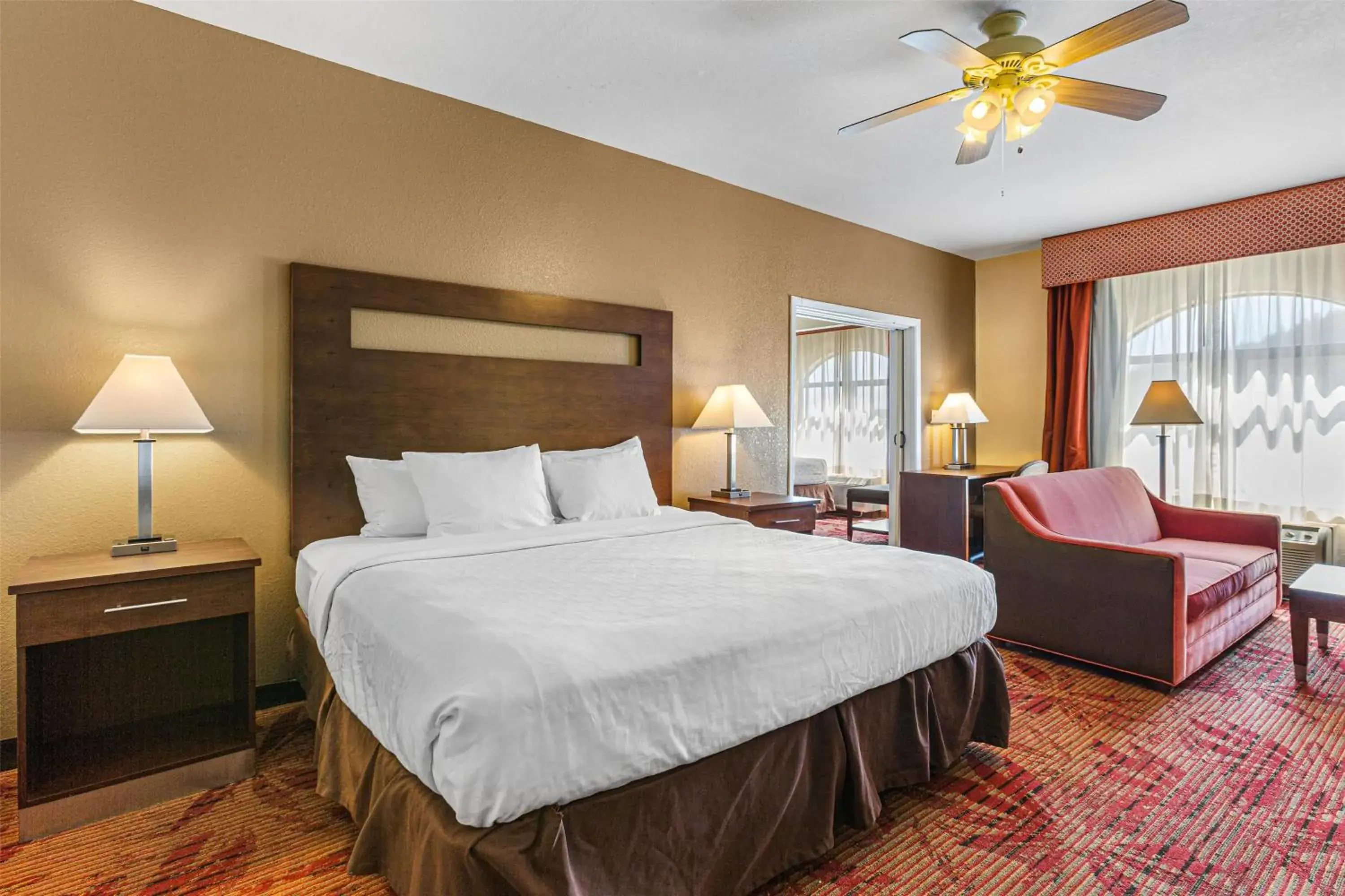 Two-Room Suite with Accessible Roll-In Shower in Best Western Plus Ruidoso Inn Two-Room Suite with Accessible Roll-In Shower in Best Western Plus Ruidoso Inn