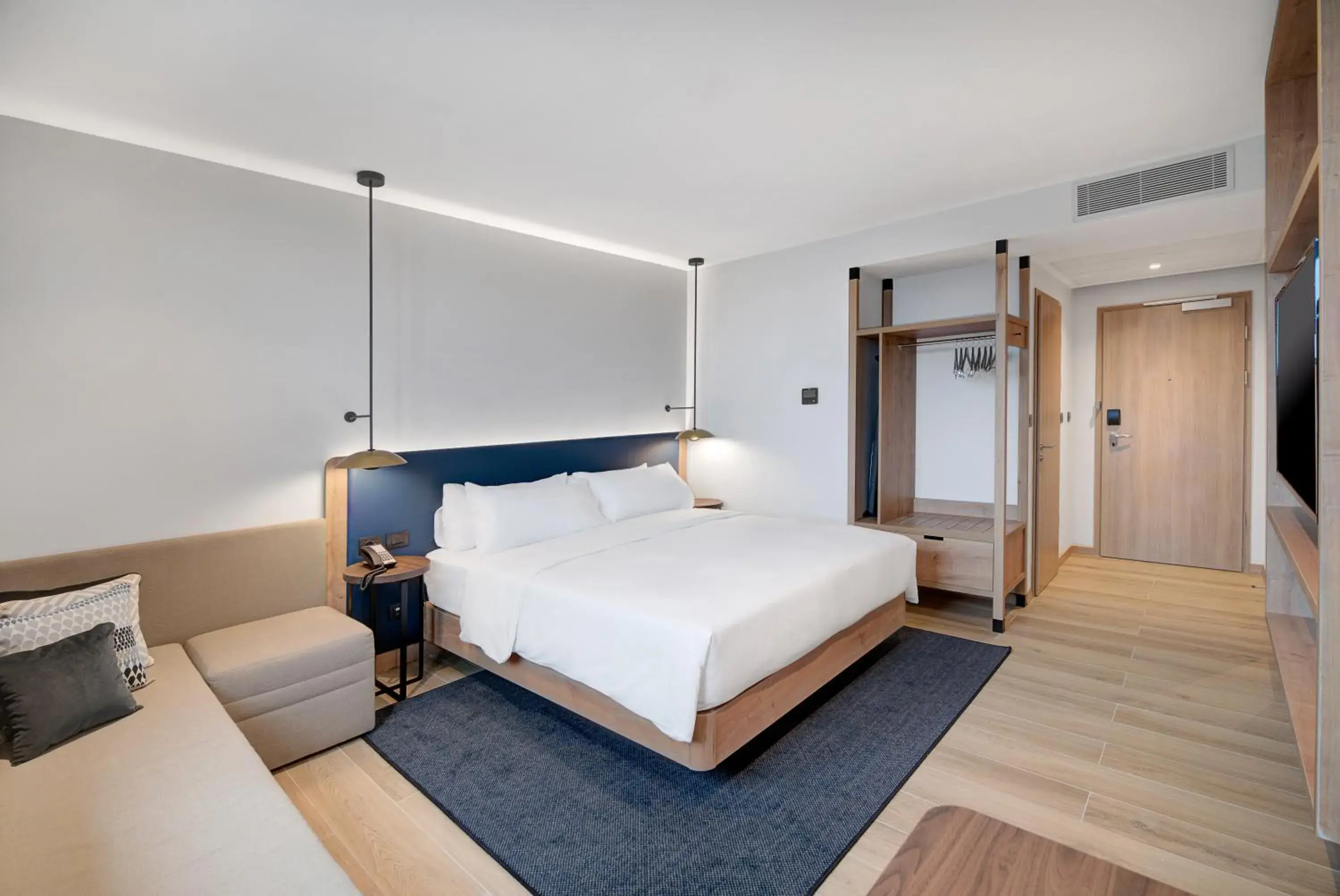 King Room - Mobility Access in Hilton Garden Inn Bucharest Airport King Room - Mobility Access in Hilton Garden Inn Bucharest Airport