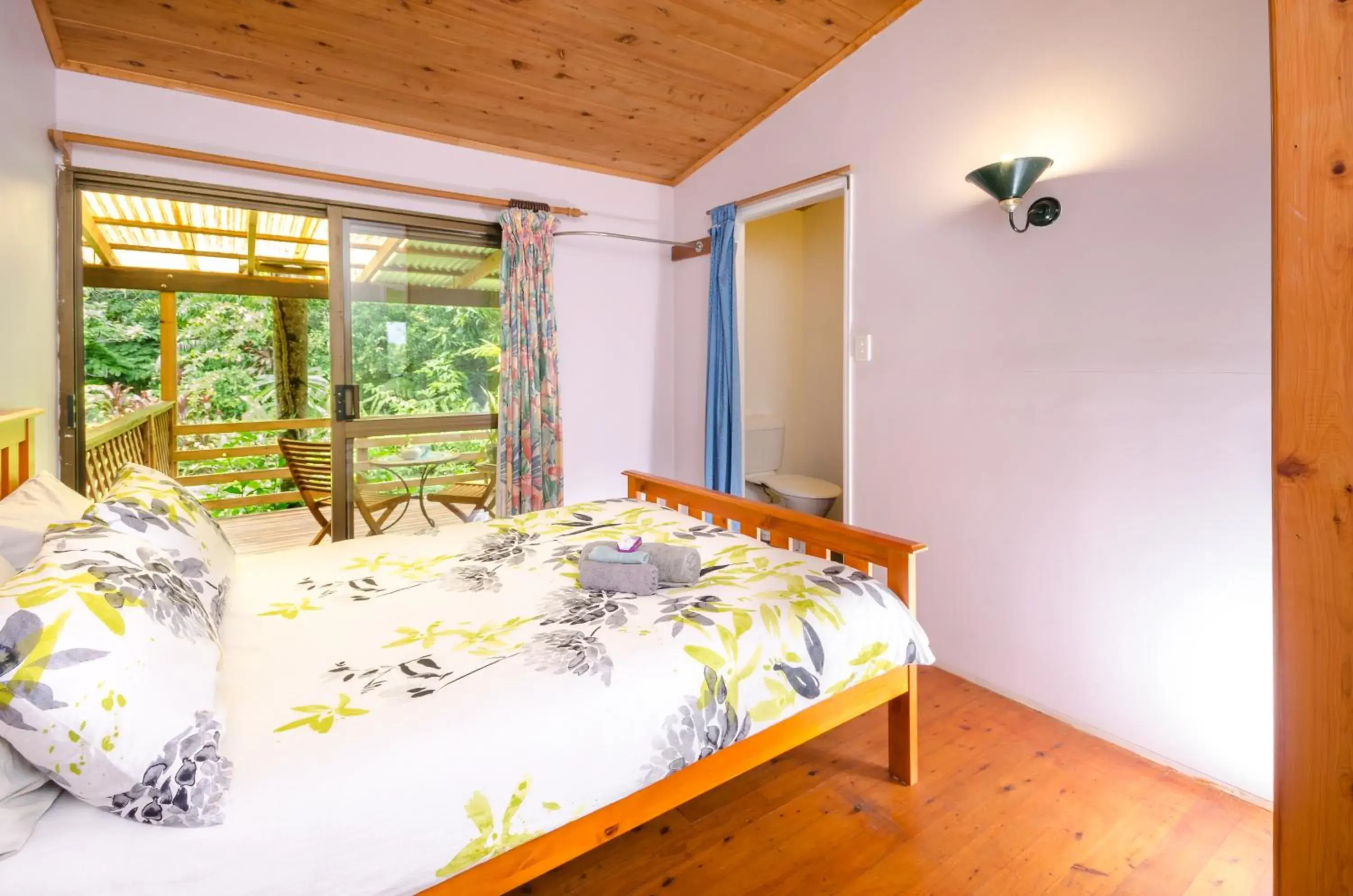 Standard Single Room with Balcony (2) in Epiphyte B & B Standard Single Room with Balcony (2) in Epiphyte B & B