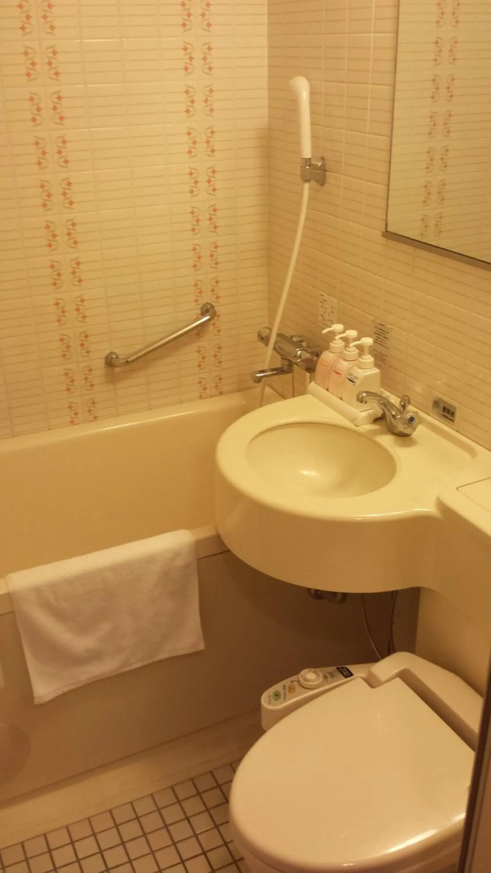 Executive Single Room - Non-Smoking in Smile Hotel Sendai-Kokubuncho Executive Single Room - Non-Smoking in Smile Hotel Sendai-Kokubuncho