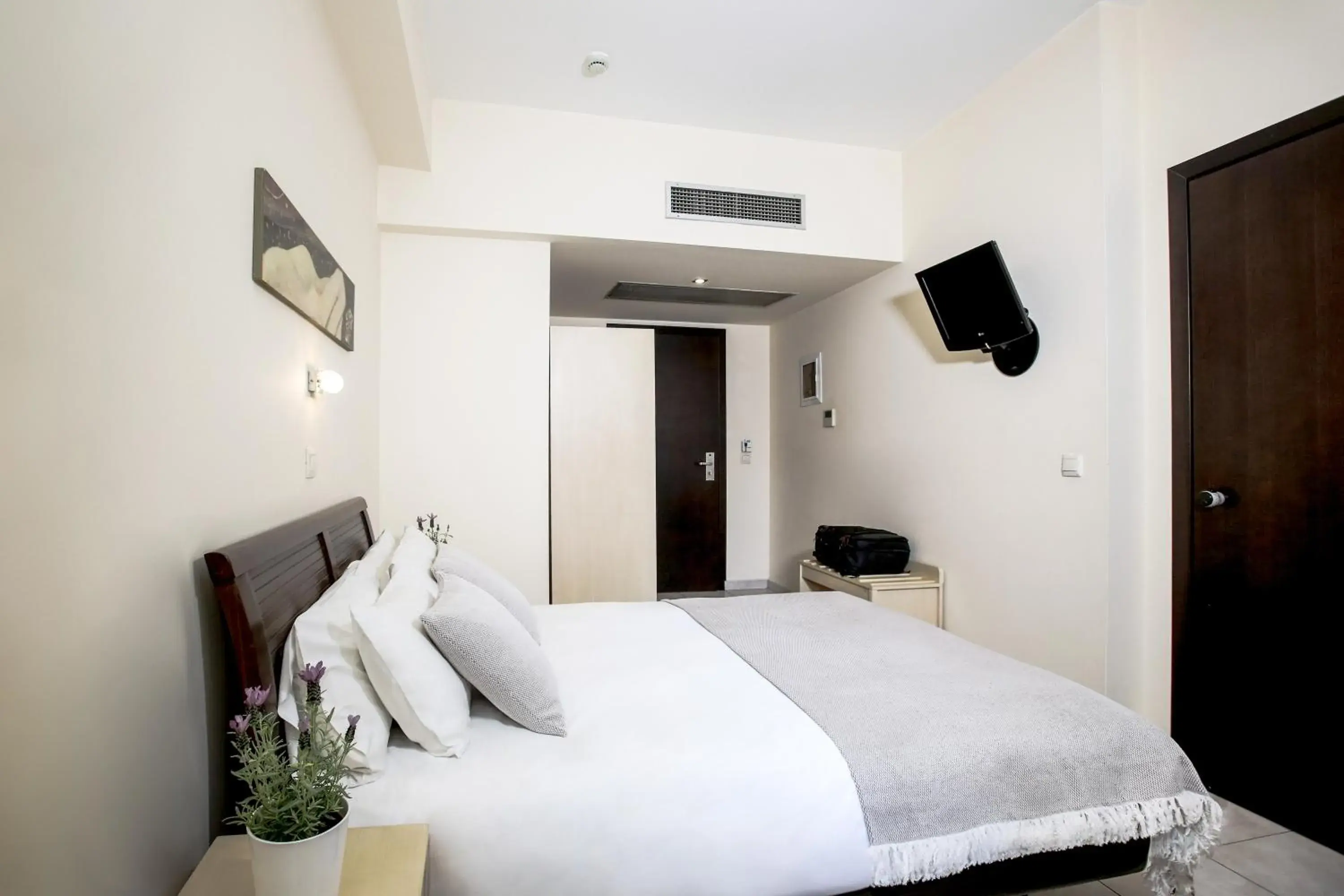 Standard Double or Twin Room with Balcony in Hotel Astron Standard Double or Twin Room with Balcony in Hotel Astron