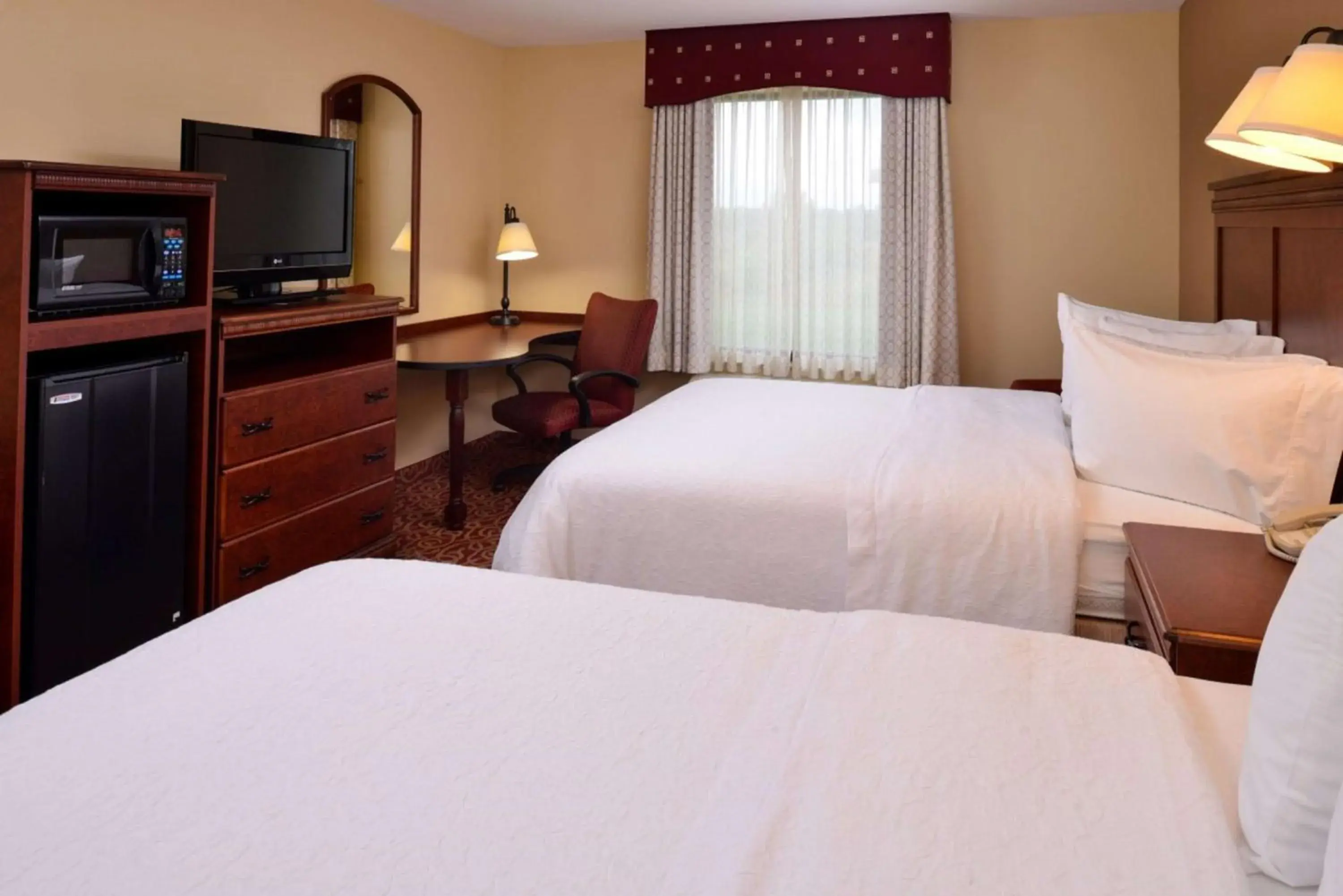 Queen Room with Two Queen Beds - Hearing Access/Non-Smoking in Hampton By Hilton Lincoln Queen Room with Two Queen Beds - Hearing Access/Non-Smoking in Hampton By Hilton Lincoln