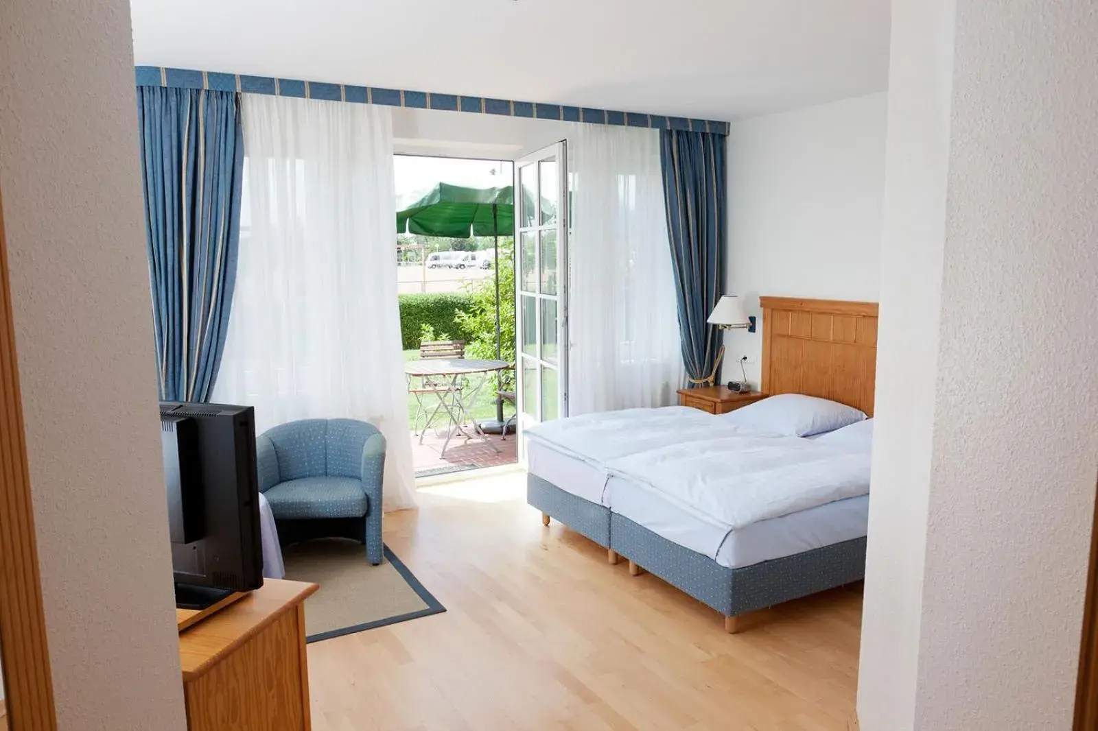 Double Room with Balcony - single occupancy in Hotel Altes Land Double Room with Balcony - single occupancy in Hotel Altes Land