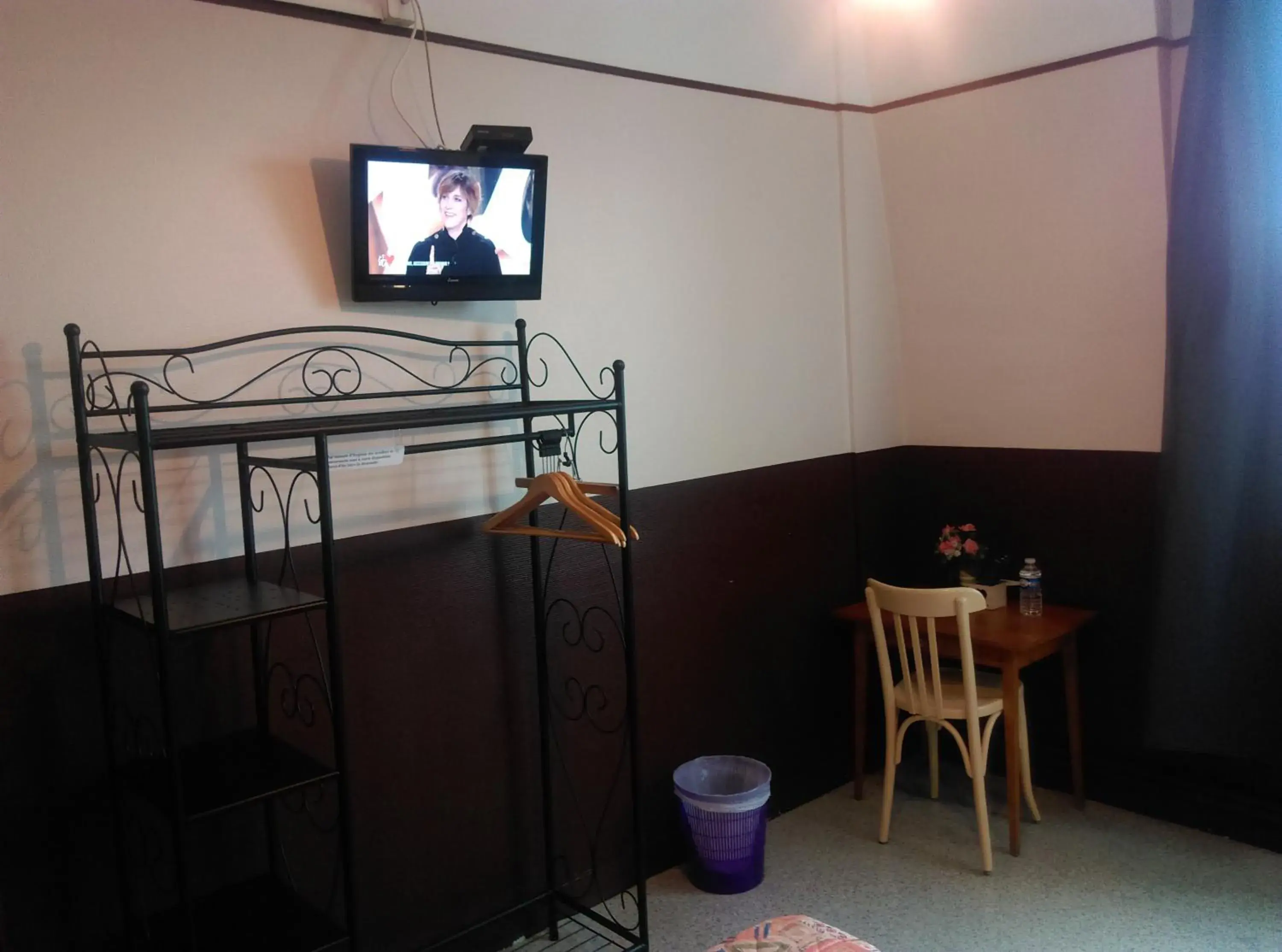 Double Room with Shared Bathroom - single occupancy in Hotel le Rallye Double Room with Shared Bathroom - single occupancy in Hotel le Rallye