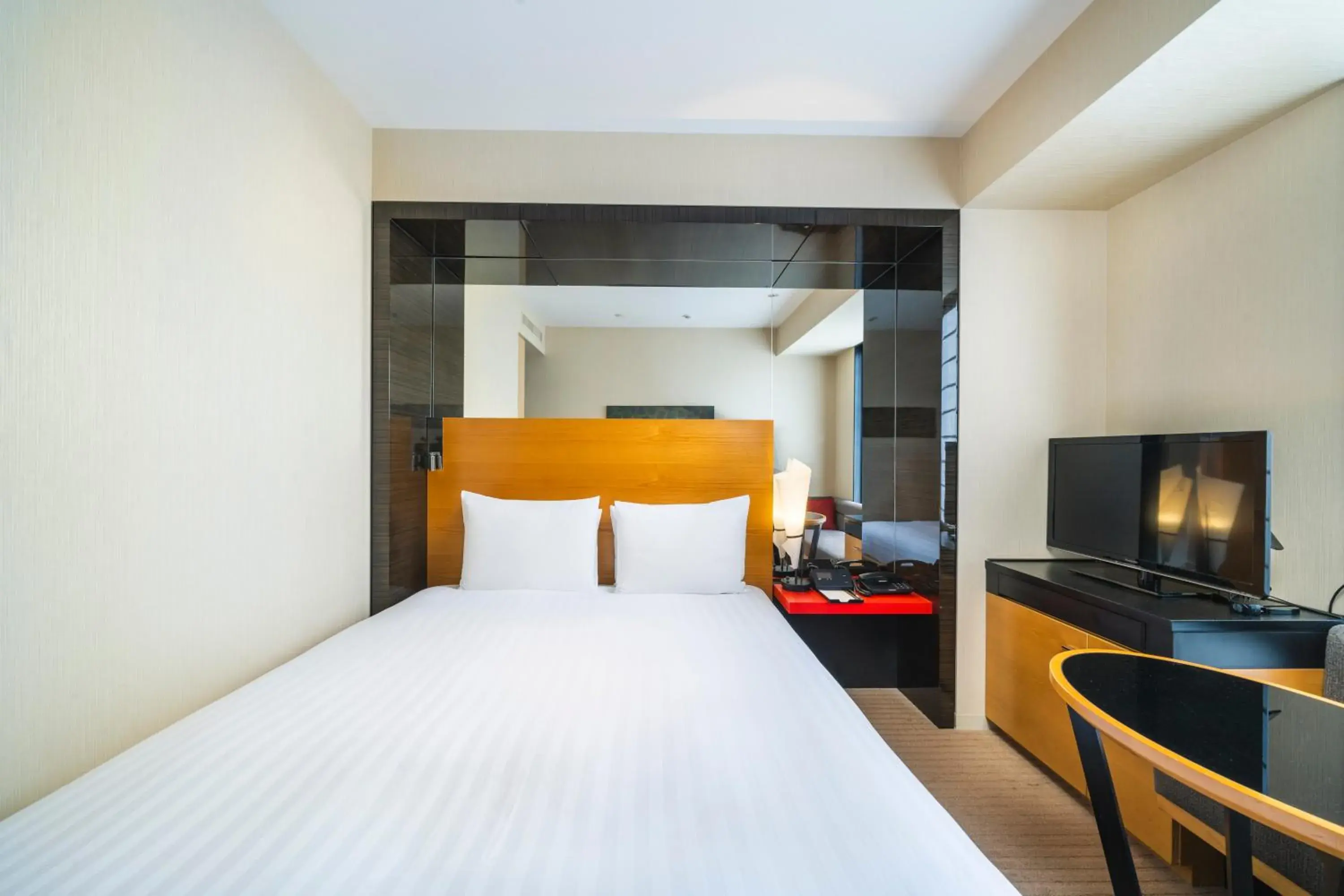 Moderate Queen Room - single occupancy - Non-Smoking in KOKO HOTEL Premier Kanazawa Korinbo Moderate Queen Room - single occupancy - Non-Smoking in KOKO HOTEL Premier Kanazawa Korinbo