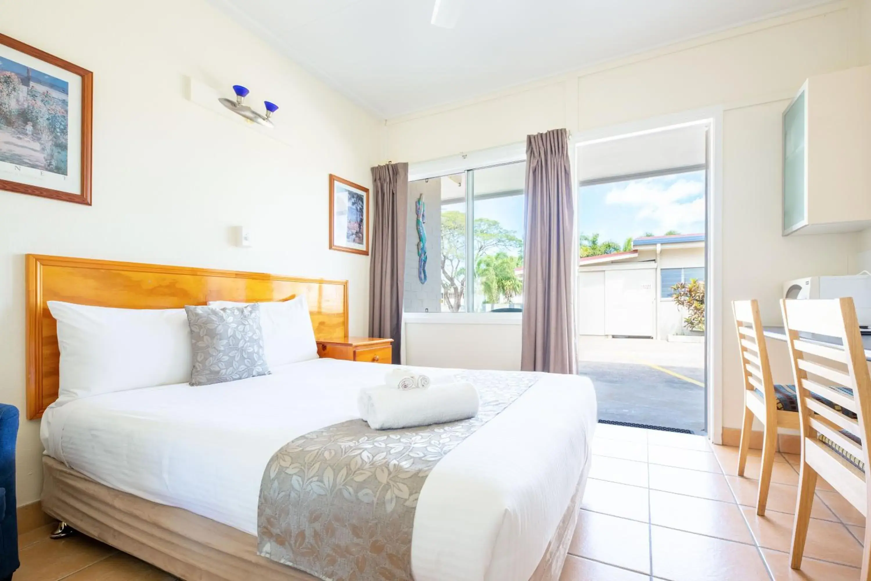 Standard Double Room in Motel Ingham Standard Double Room in Motel Ingham