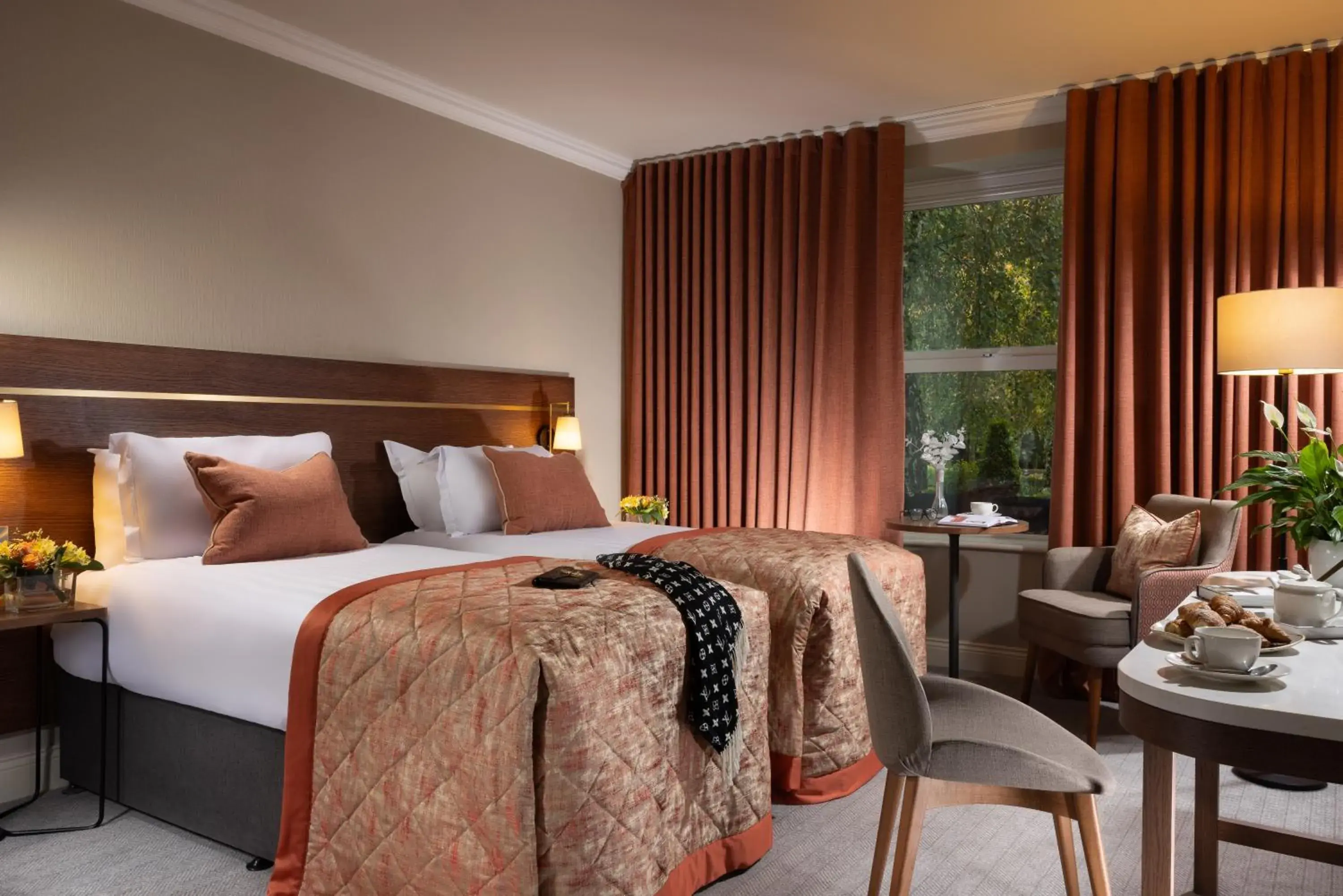 Deluxe Twin Room in Tulfarris Hotel and Golf Resort Deluxe Twin Room in Tulfarris Hotel and Golf Resort