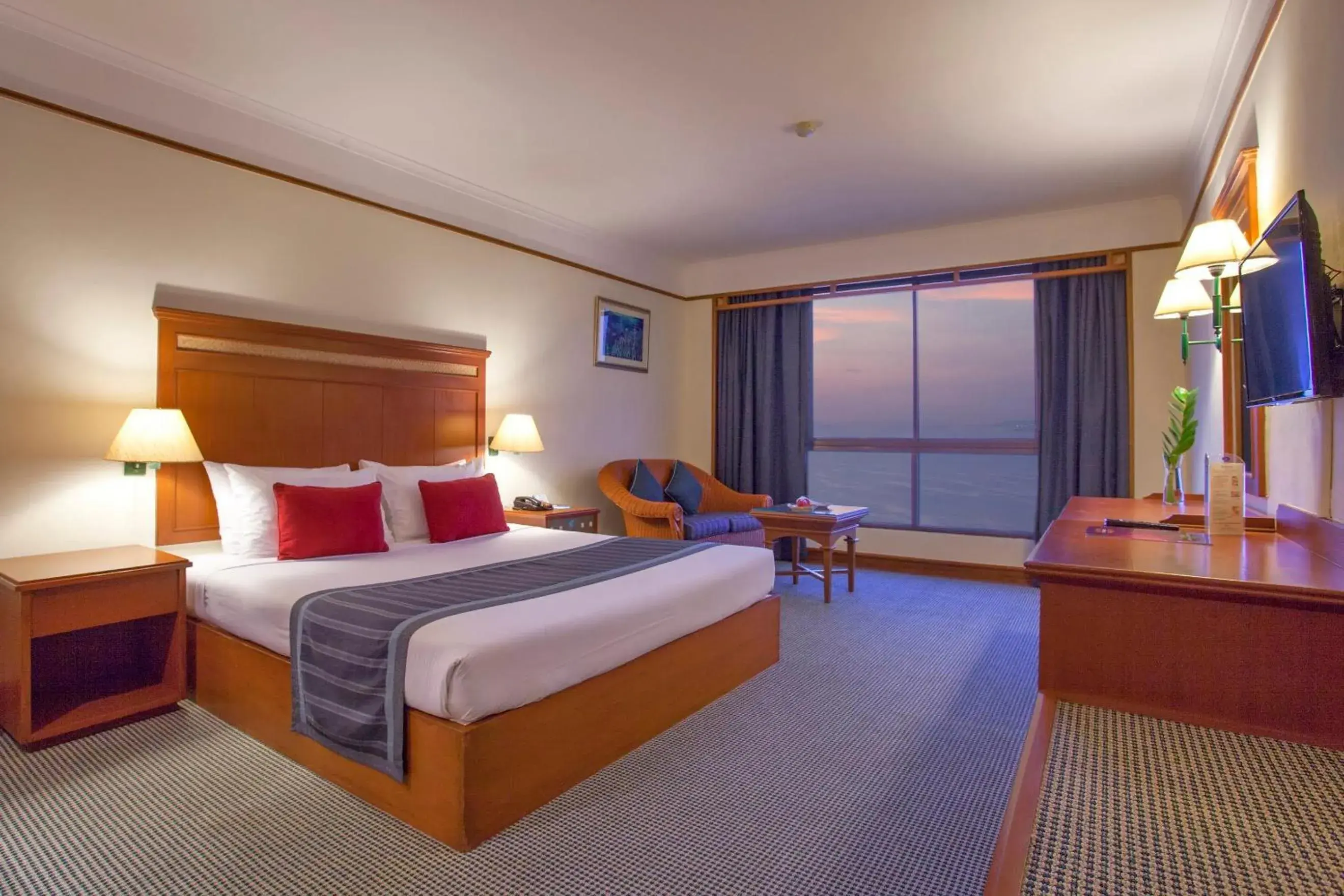 Superior Double or Twin Room with Sea View in Cholchan Pattaya Beach Resort - SHA Extra Plus Superior Double or Twin Room with Sea View in Cholchan Pattaya Beach Resort - SHA Extra Plus