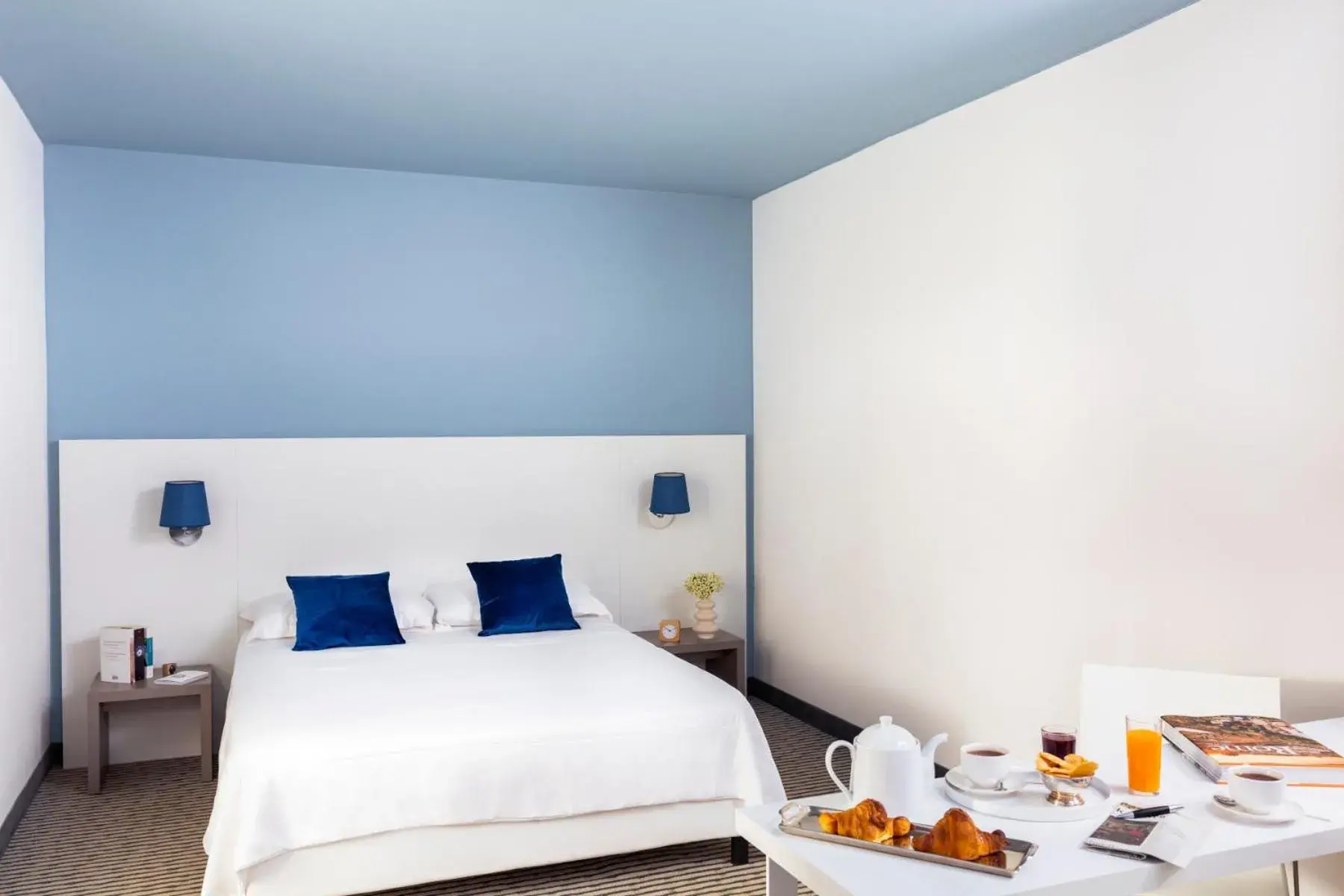 Smart Triple Room in The Caesar Roma Smart Triple Room in The Caesar Roma