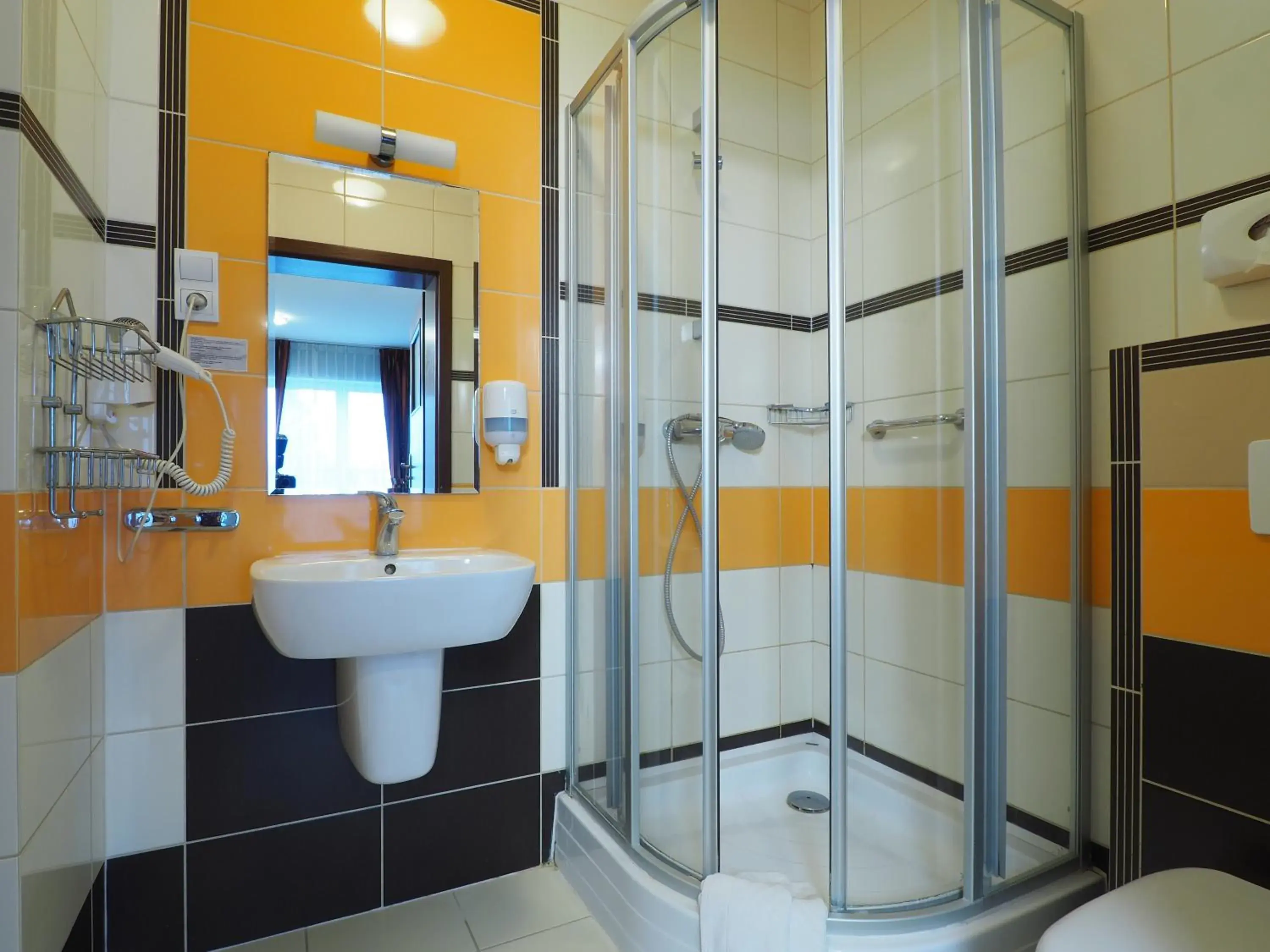 Twin Room with Balcony - single occupancy in Hotel Konstancja Twin Room with Balcony - single occupancy in Hotel Konstancja