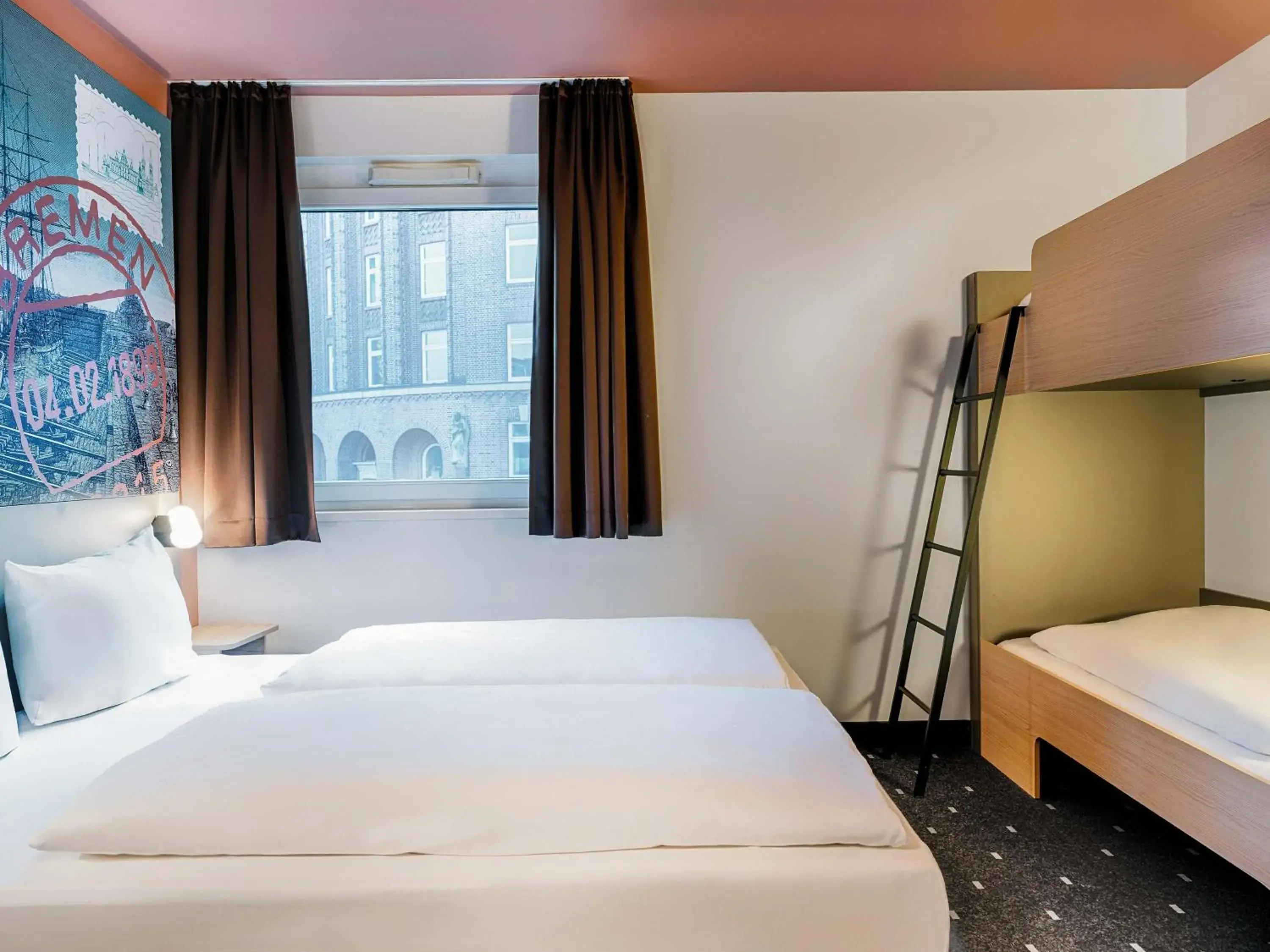 Family Room - Non-Smoking in B&B Hotel Bremen-City Family Room - Non-Smoking in B&B Hotel Bremen-City