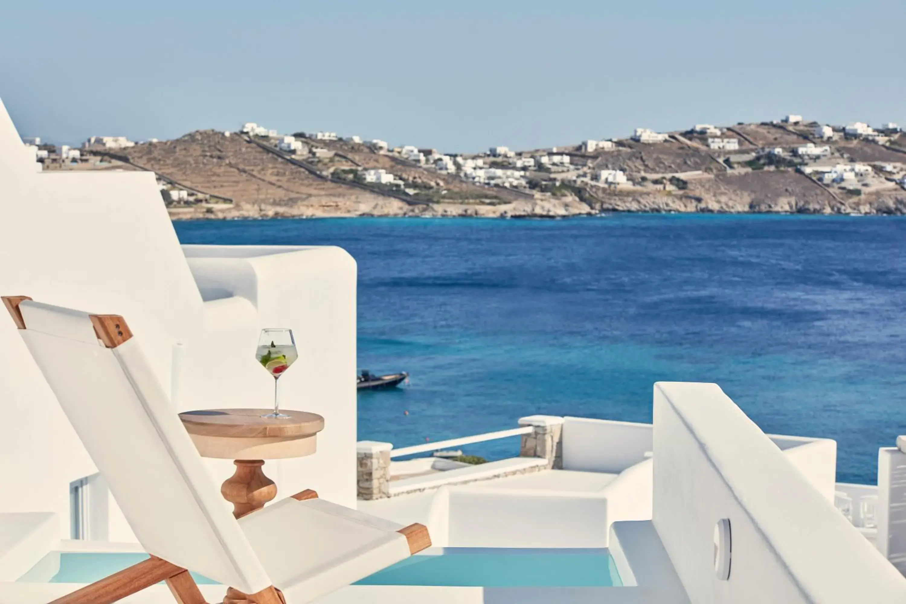 Junior Suite with Open-Air Jetted Tub and Sea View in Katikies Mykonos - The Leading Hotels of the World Junior Suite with Open-Air Jetted Tub and Sea View in Katikies Mykonos - The Leading Hotels of the World