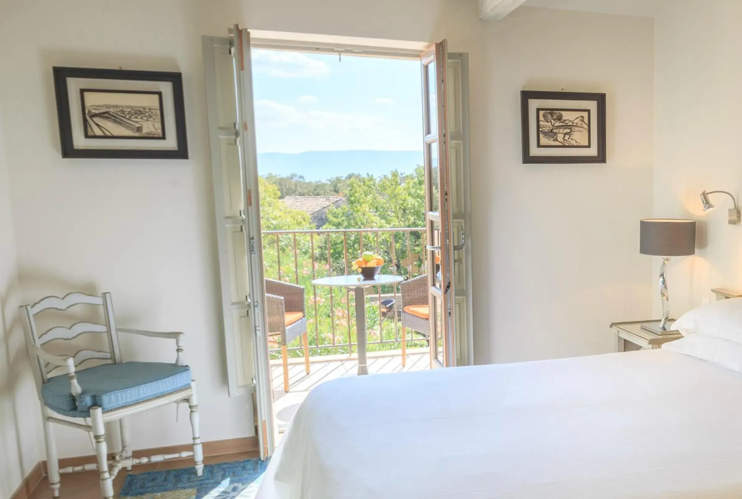 Superior Double Room with Balcony - single occupancy in Le Jas de Gordes Superior Double Room with Balcony - single occupancy in Le Jas de Gordes