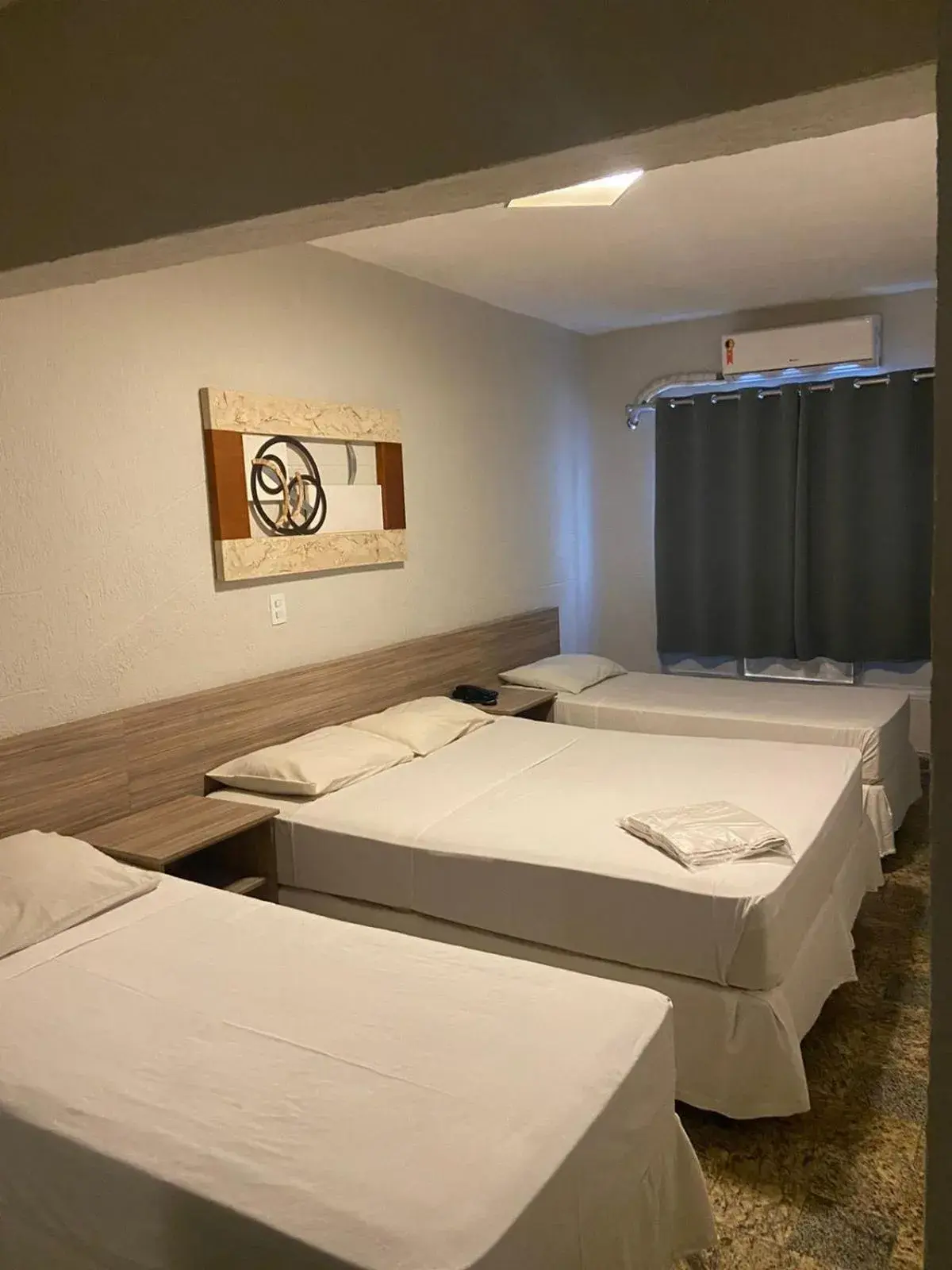 Quadruple Room with Double Bed in Hotel Imperador Quadruple Room with Double Bed in Hotel Imperador