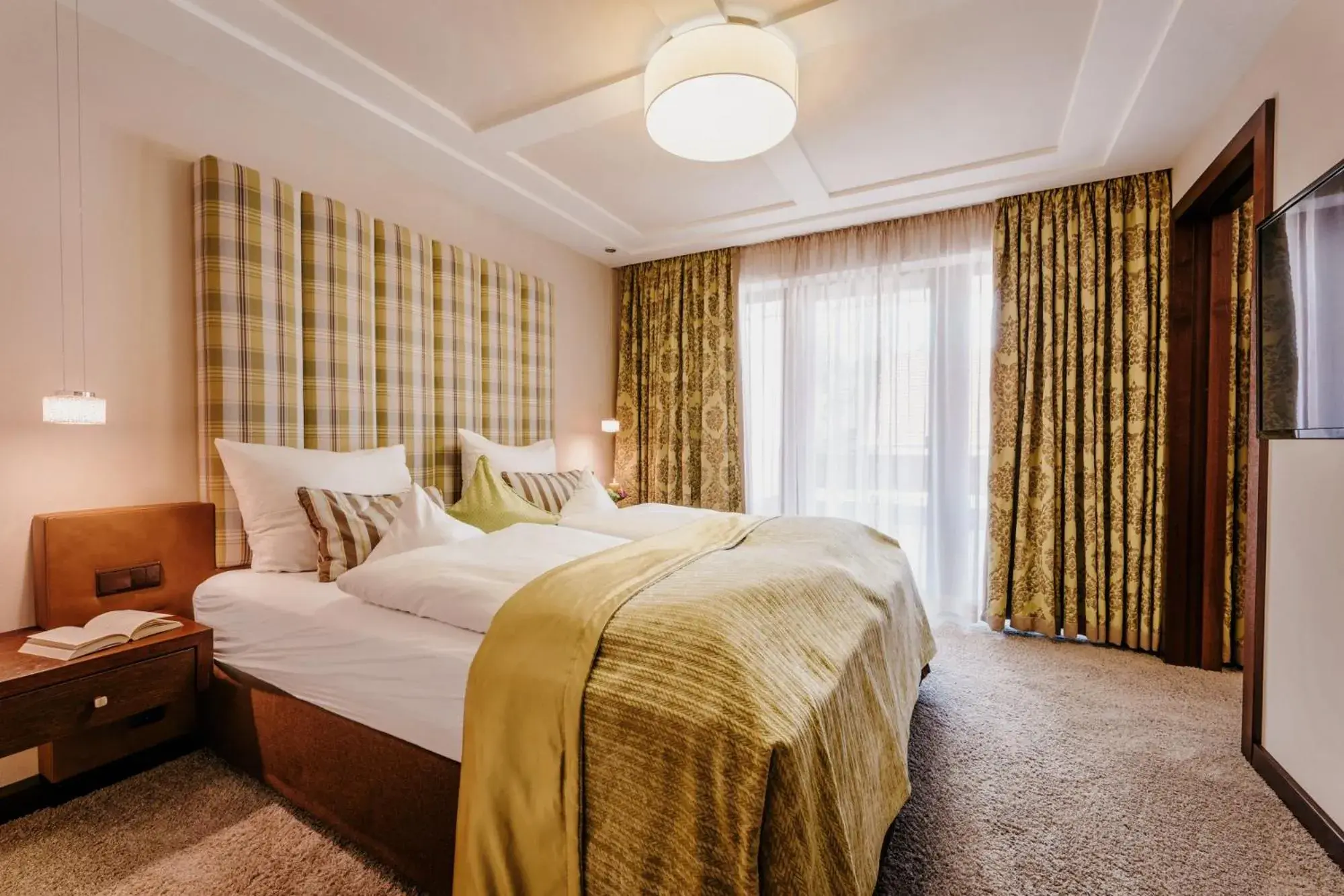 Junior Suite with Balcony - single occupancy in Der Eisvogel - Wellness- & Genusshotel Junior Suite with Balcony - single occupancy in Der Eisvogel - Wellness- & Genusshotel