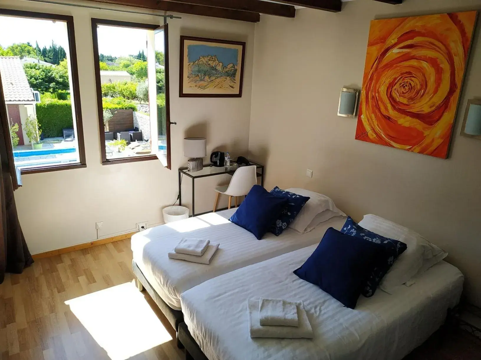 Comfort Triple Room in Hôtel Le Mas Des Amandiers Comfort Triple Room in Hôtel Le Mas Des Amandiers