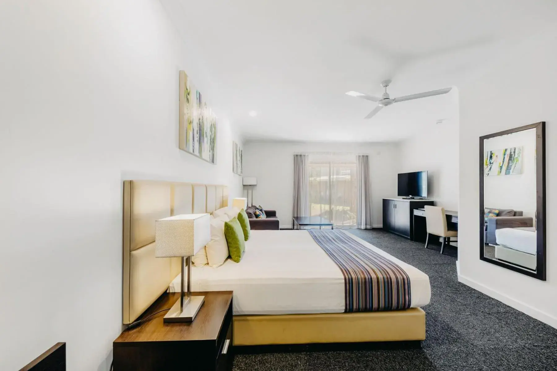 Pool/Garden View Room in The Kimberley Grande Resort Pool/Garden View Room in The Kimberley Grande Resort