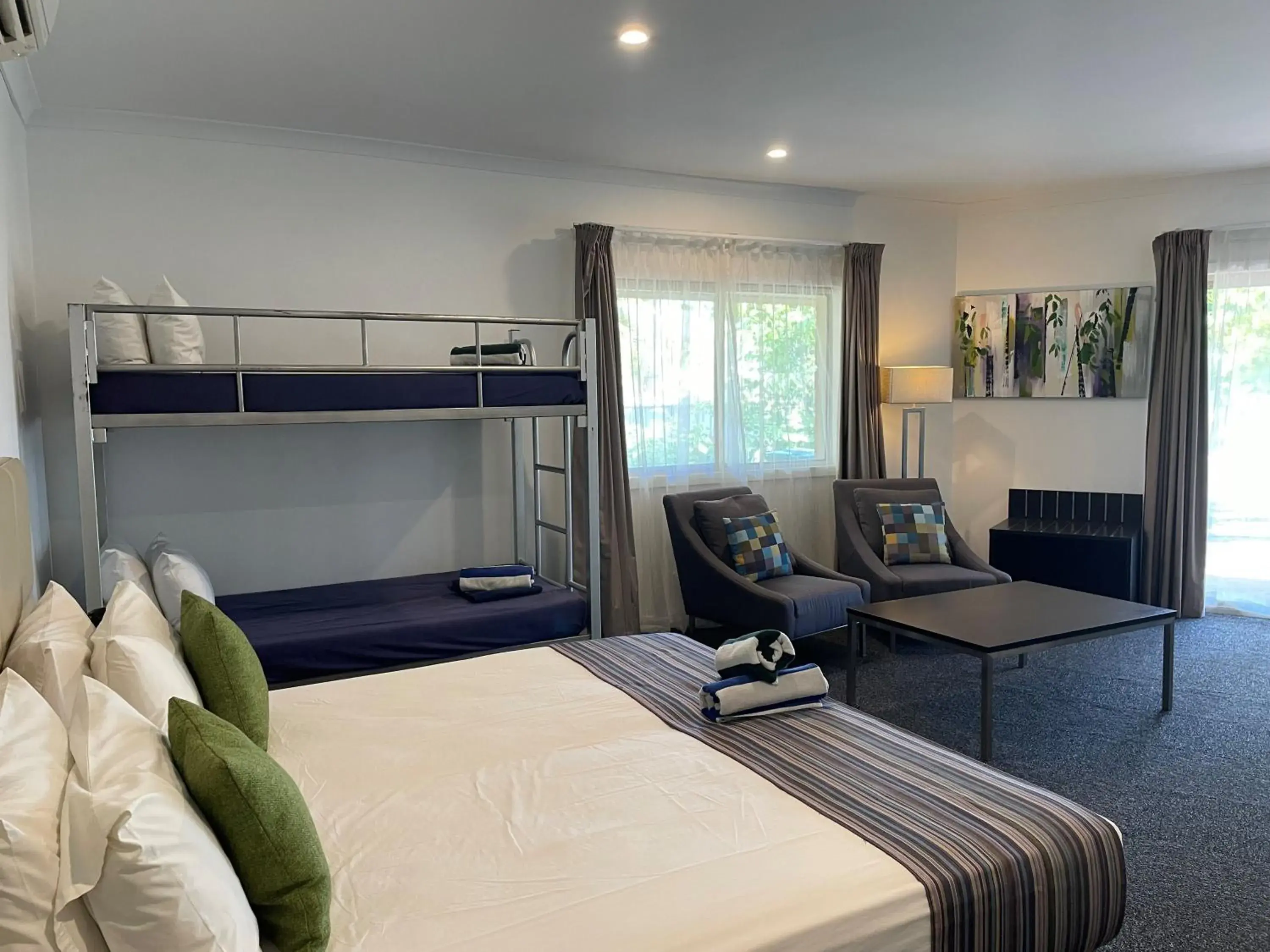 Family King Room in The Kimberley Grande Resort Family King Room in The Kimberley Grande Resort