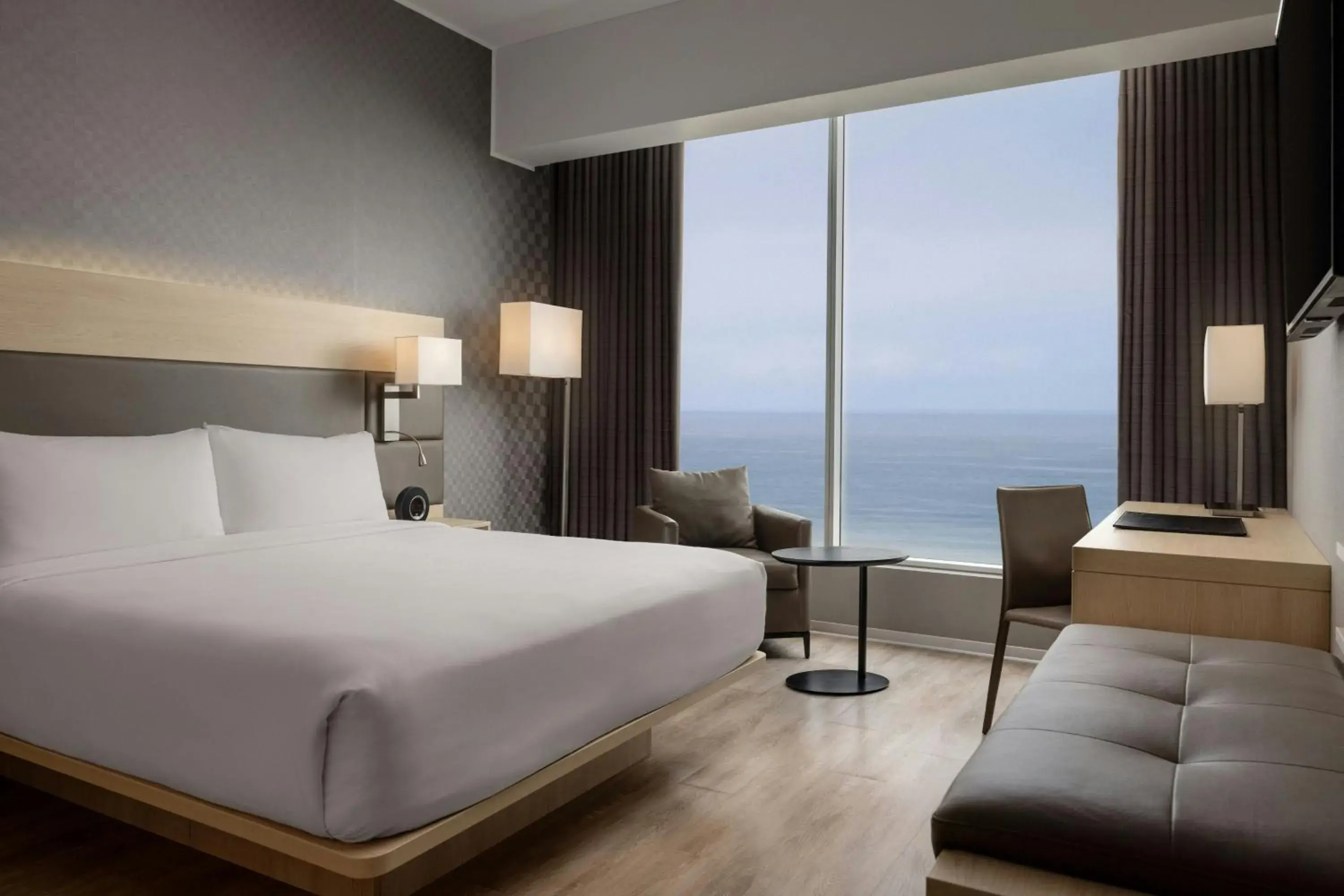 Ocean Deluxe, Deluxe Guest Room, 1 King, Oceanfront in AC Hotel by Marriott Lima Miraflores Ocean Deluxe, Deluxe Guest Room, 1 King, Oceanfront in AC Hotel by Marriott Lima Miraflores