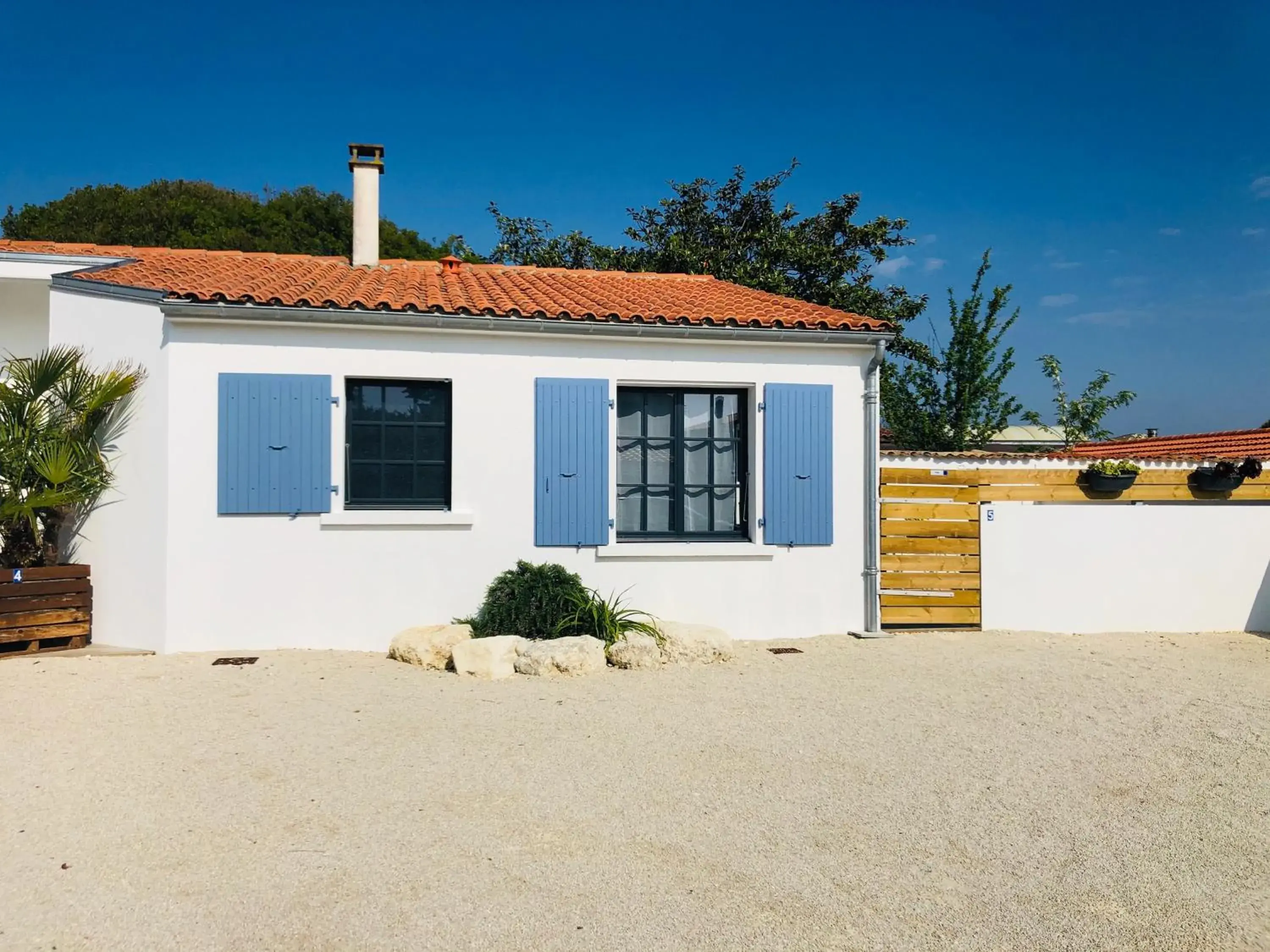 Maisonette in Clos des Aigrettes -6 Gîtes de charme et confort à 30m du Port de La Cotinière Maisonette in Clos des Aigrettes -6 Gîtes de charme et confort à 30m du Port de La Cotinière