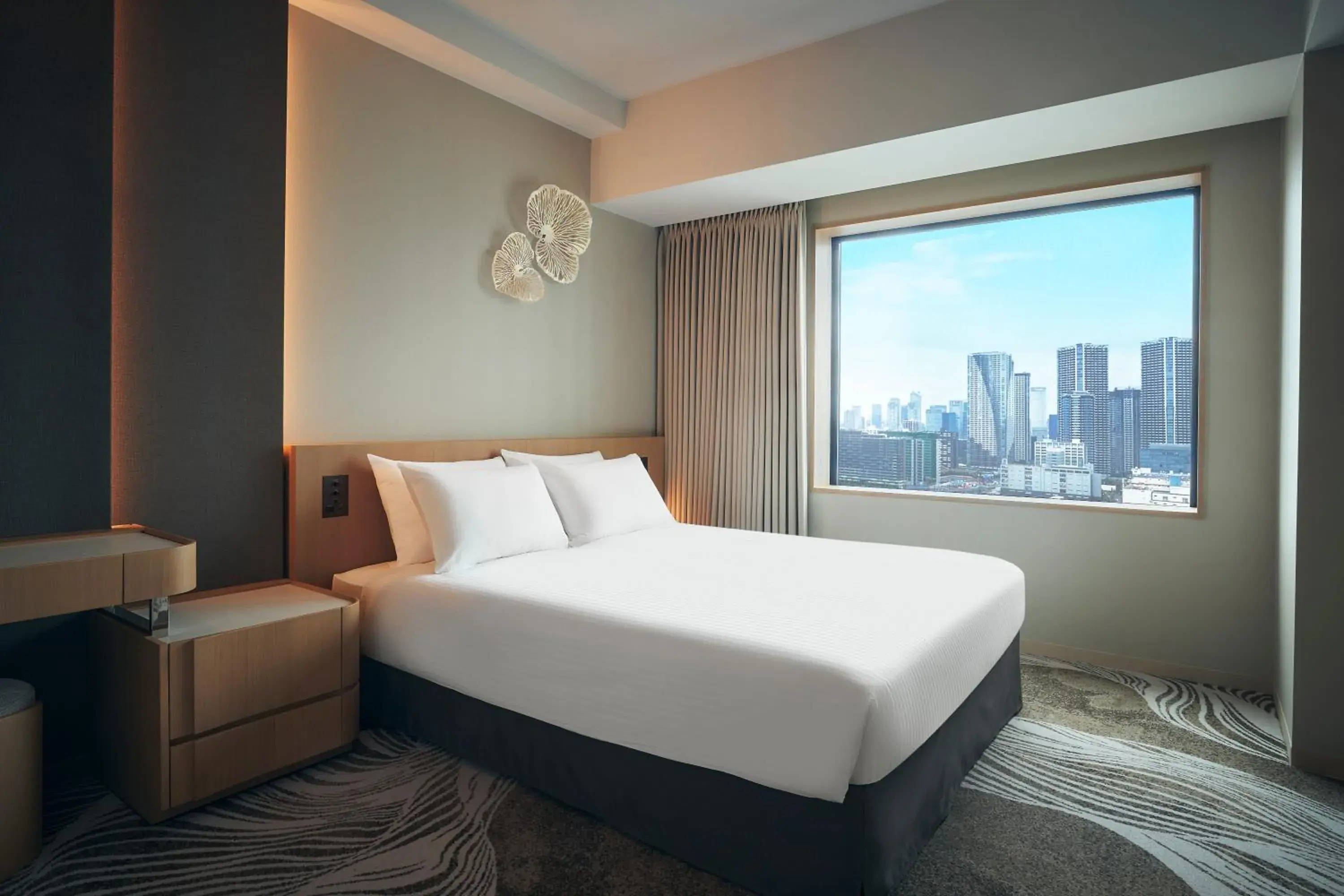 Moderate Queen Room - single occupancy - Non-Smoking in Hotel JAL City Tokyo Toyosu Moderate Queen Room - single occupancy - Non-Smoking in Hotel JAL City Tokyo Toyosu