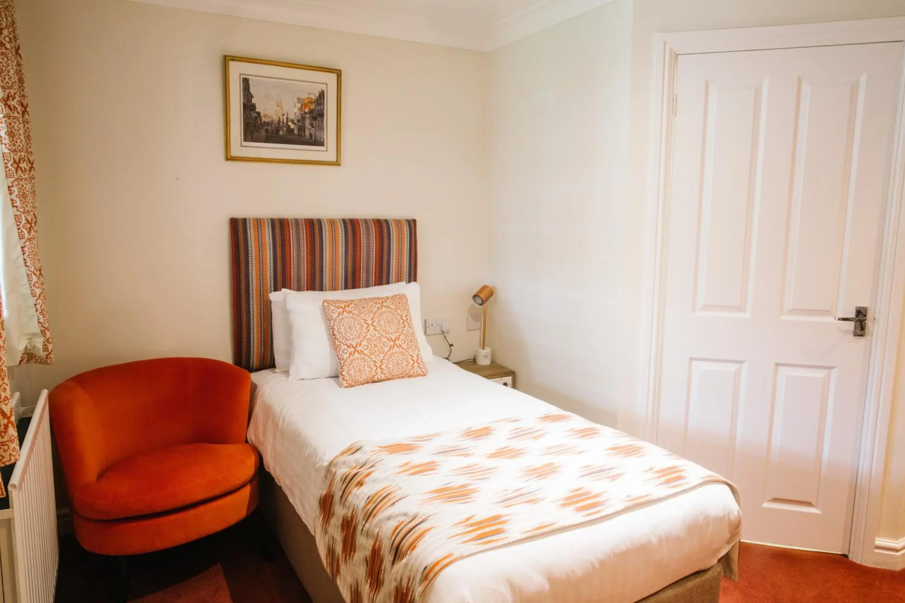 Standard Twin Room in The Old Fourpenny Hotel Standard Twin Room in The Old Fourpenny Hotel