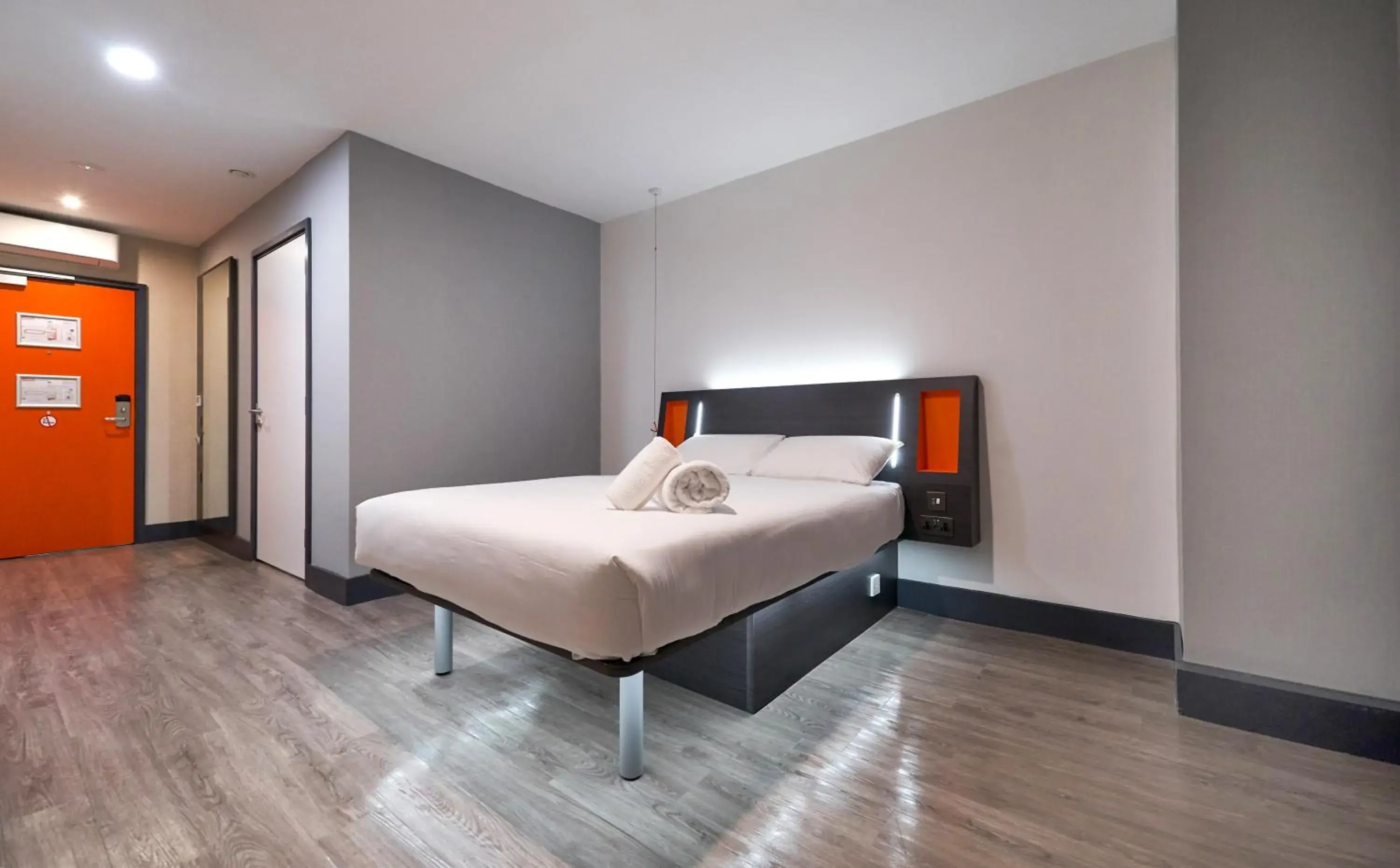 Double Room - Disability Access in easyHotel Milton Keynes Double Room - Disability Access in easyHotel Milton Keynes