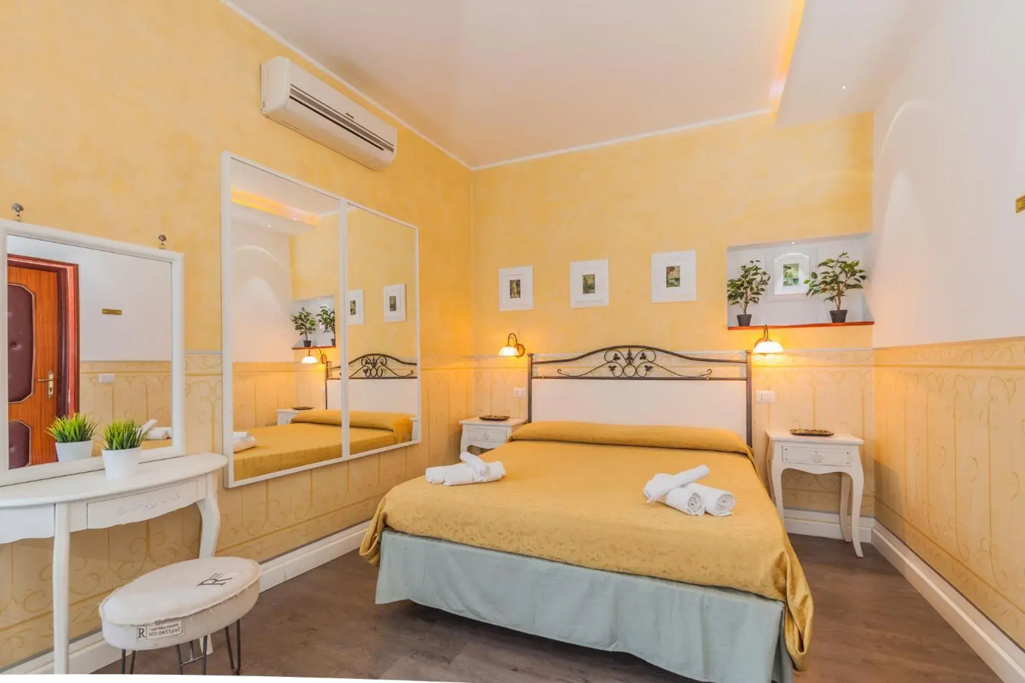 Superior Double Room in Albergo Della Corte Superior Double Room in Albergo Della Corte