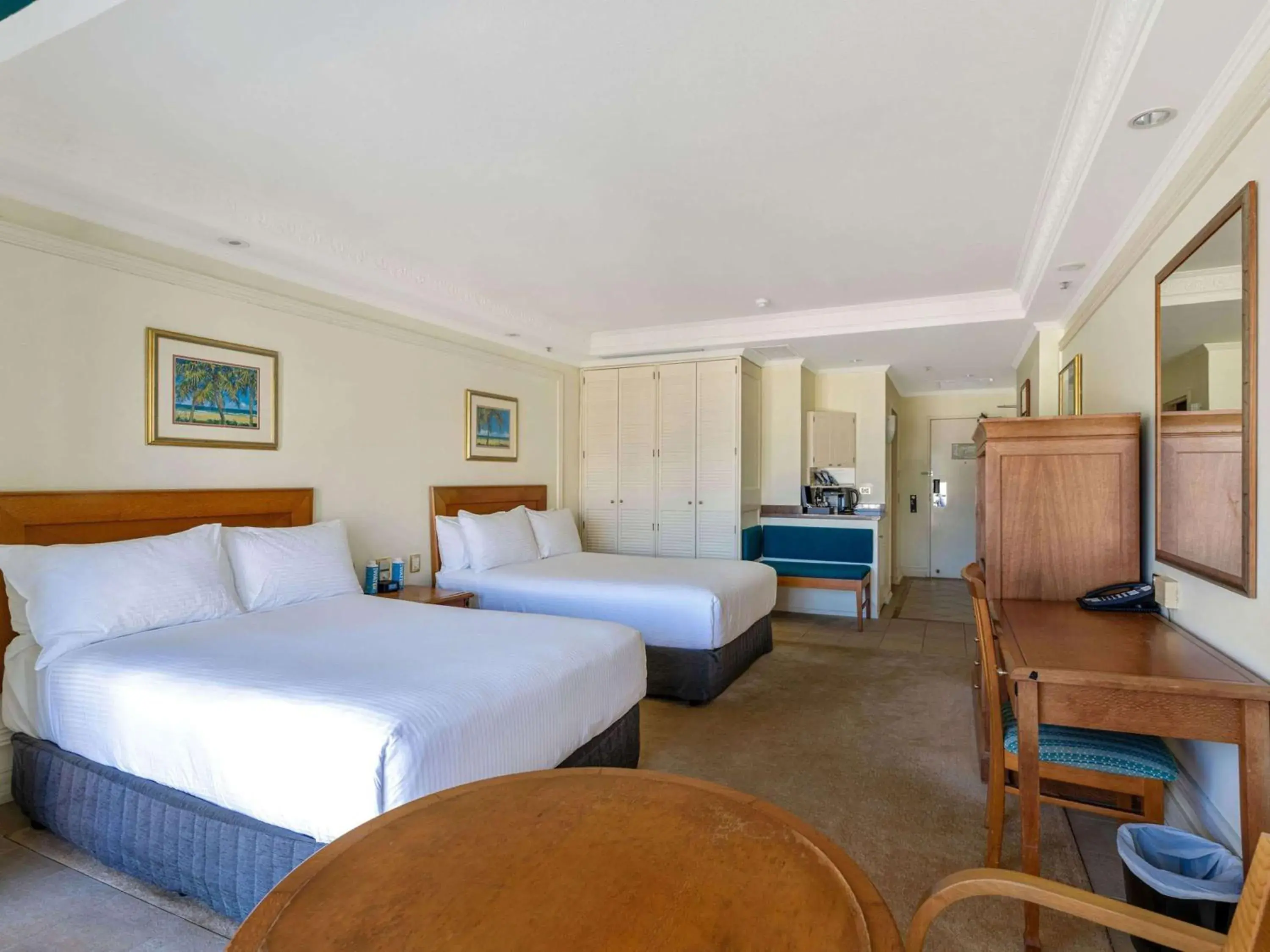 Classic Twin Room with City and Mountain View in Pullman Cairns International Classic Twin Room with City and Mountain View in Pullman Cairns International