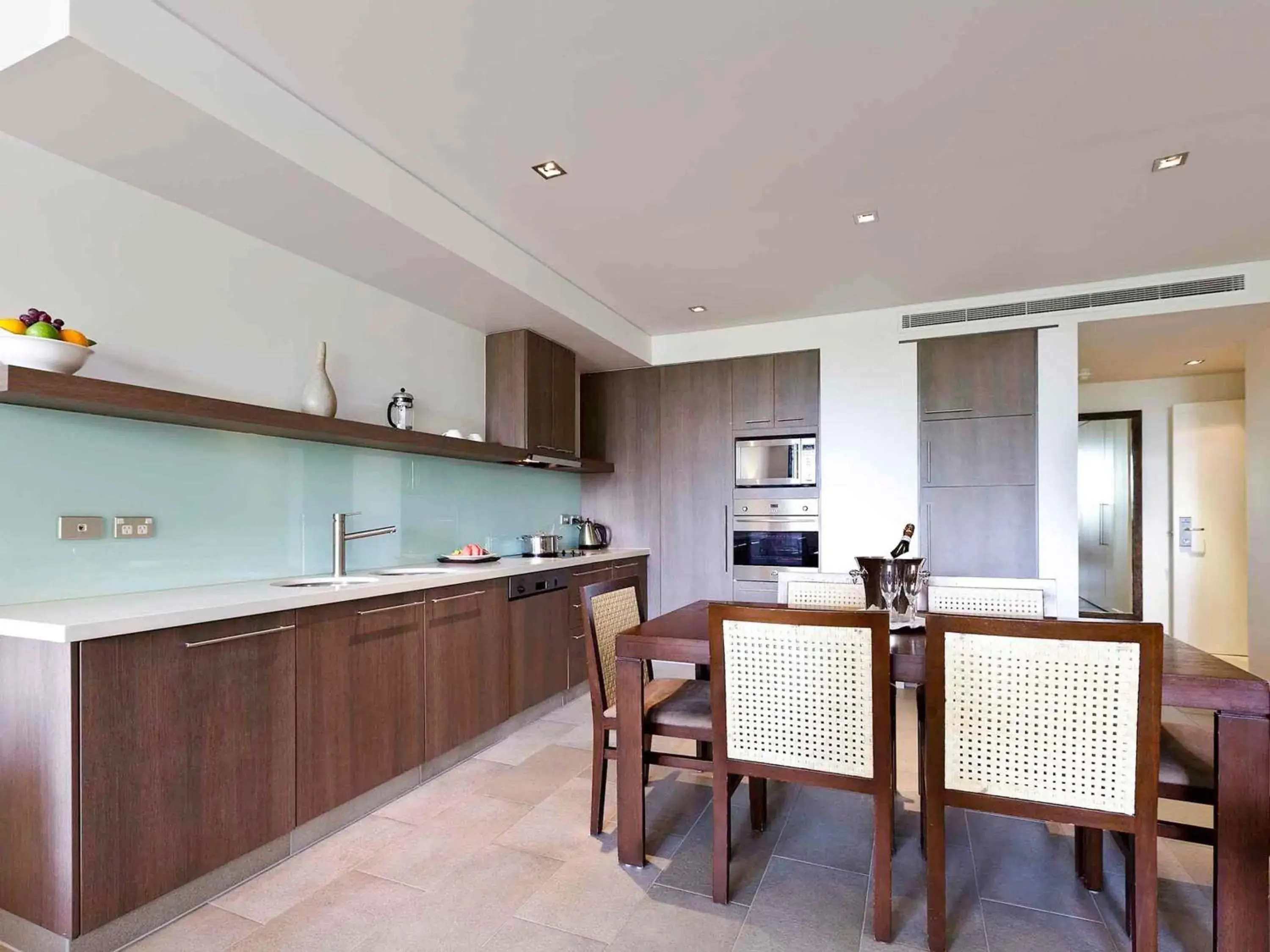 Three-Bedroom Apartment with Plunge Pool in Pullman Palm Cove Sea Temple Resort & Spa Three-Bedroom Apartment with Plunge Pool in Pullman Palm Cove Sea Temple Resort & Spa