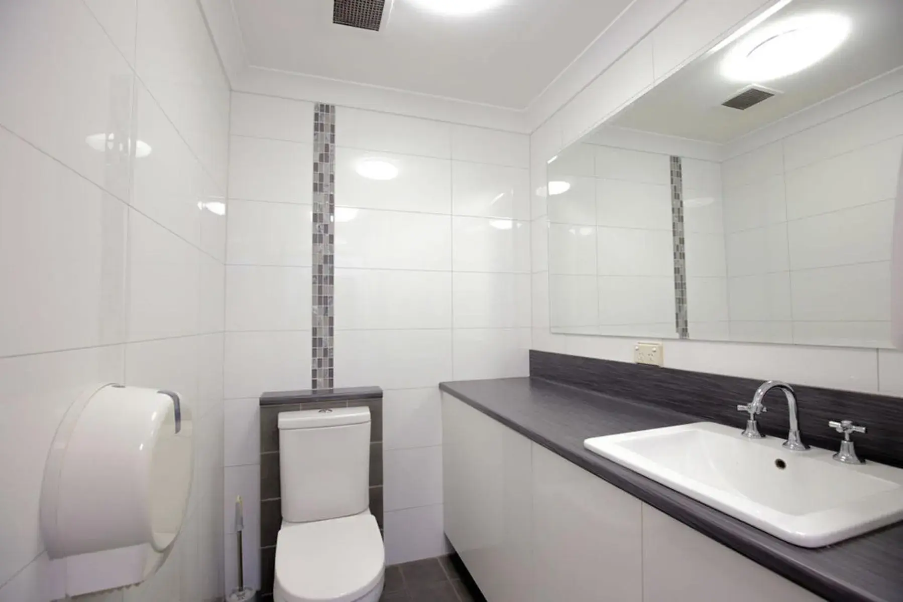 Twin Room with Shared Bathroom in Bayview Hotel Woy Woy Twin Room with Shared Bathroom in Bayview Hotel Woy Woy
