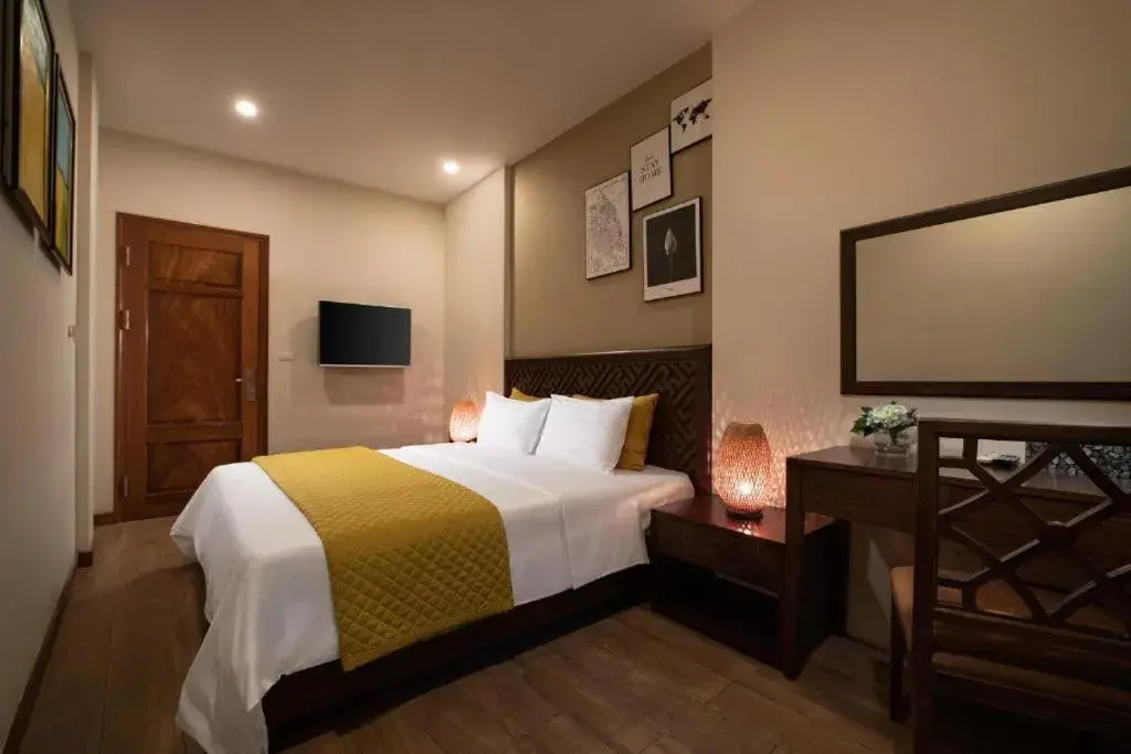 Deluxe Double or Twin Room in Hanoi Lakeside Premium Hotel & Travel Deluxe Double or Twin Room in Hanoi Lakeside Premium Hotel & Travel