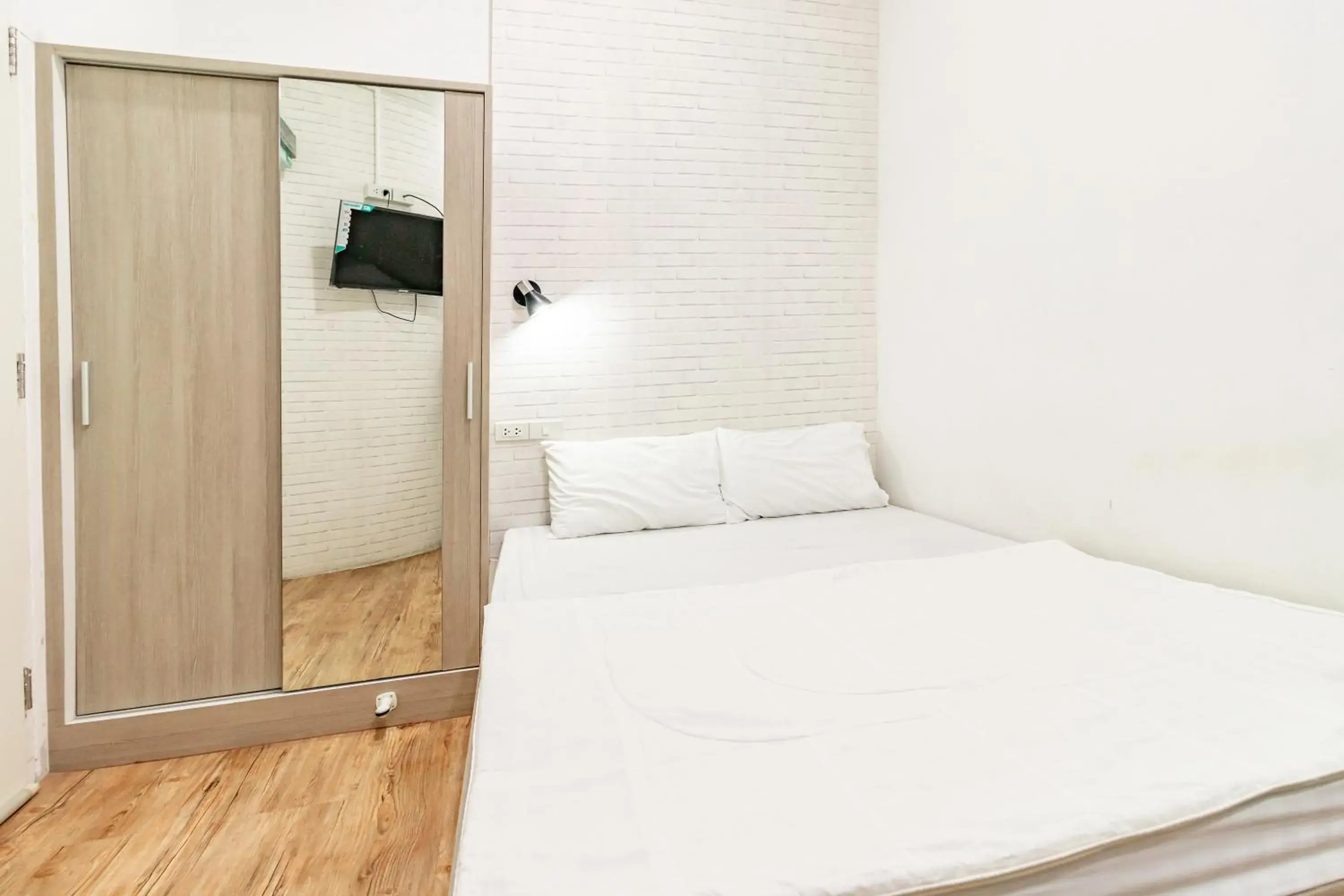 Superior Room No Window in Ze Residence Bang Aor Station Superior Room No Window in Ze Residence Bang Aor Station