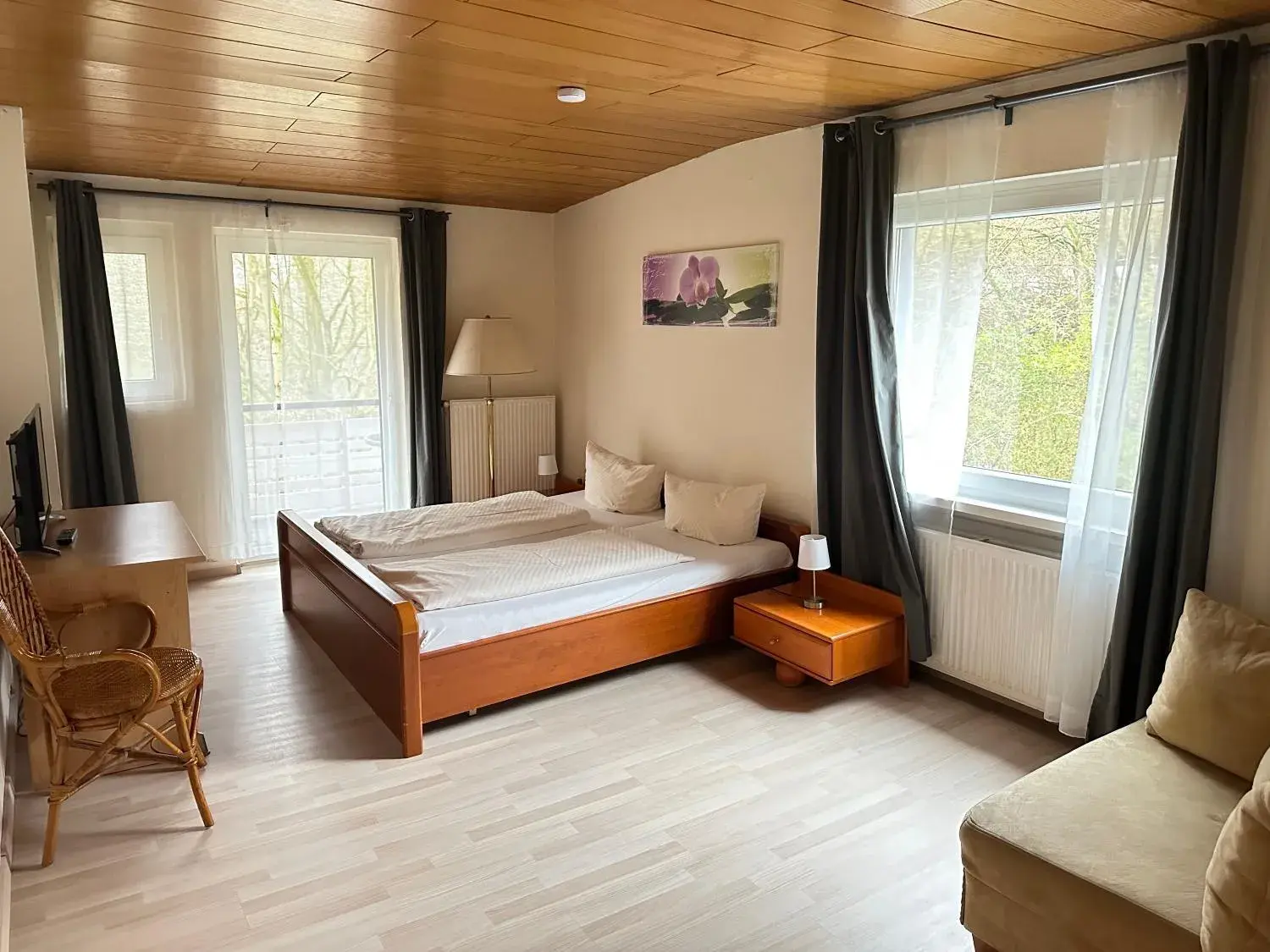 Economy Double Room - single occupancy in Waldhotel Porta Westfalica Economy Double Room - single occupancy in Waldhotel Porta Westfalica