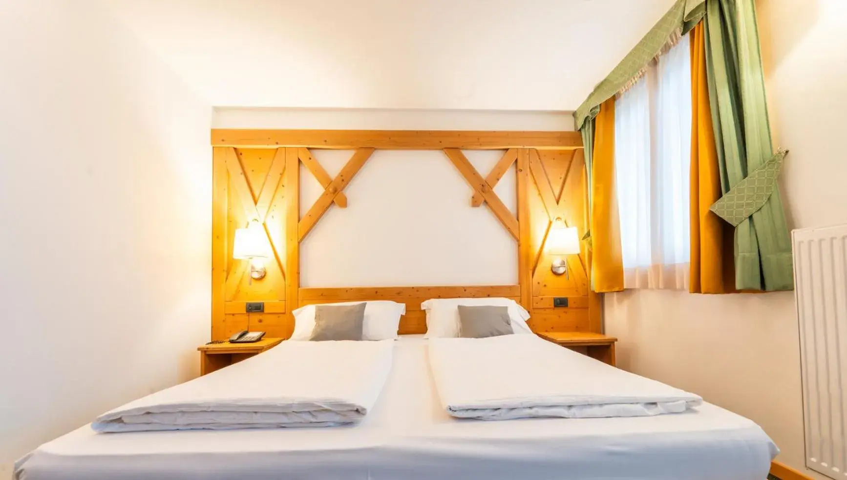 Double or Twin Room with Spa Access in Hotel Alpine Mugon Double or Twin Room with Spa Access in Hotel Alpine Mugon