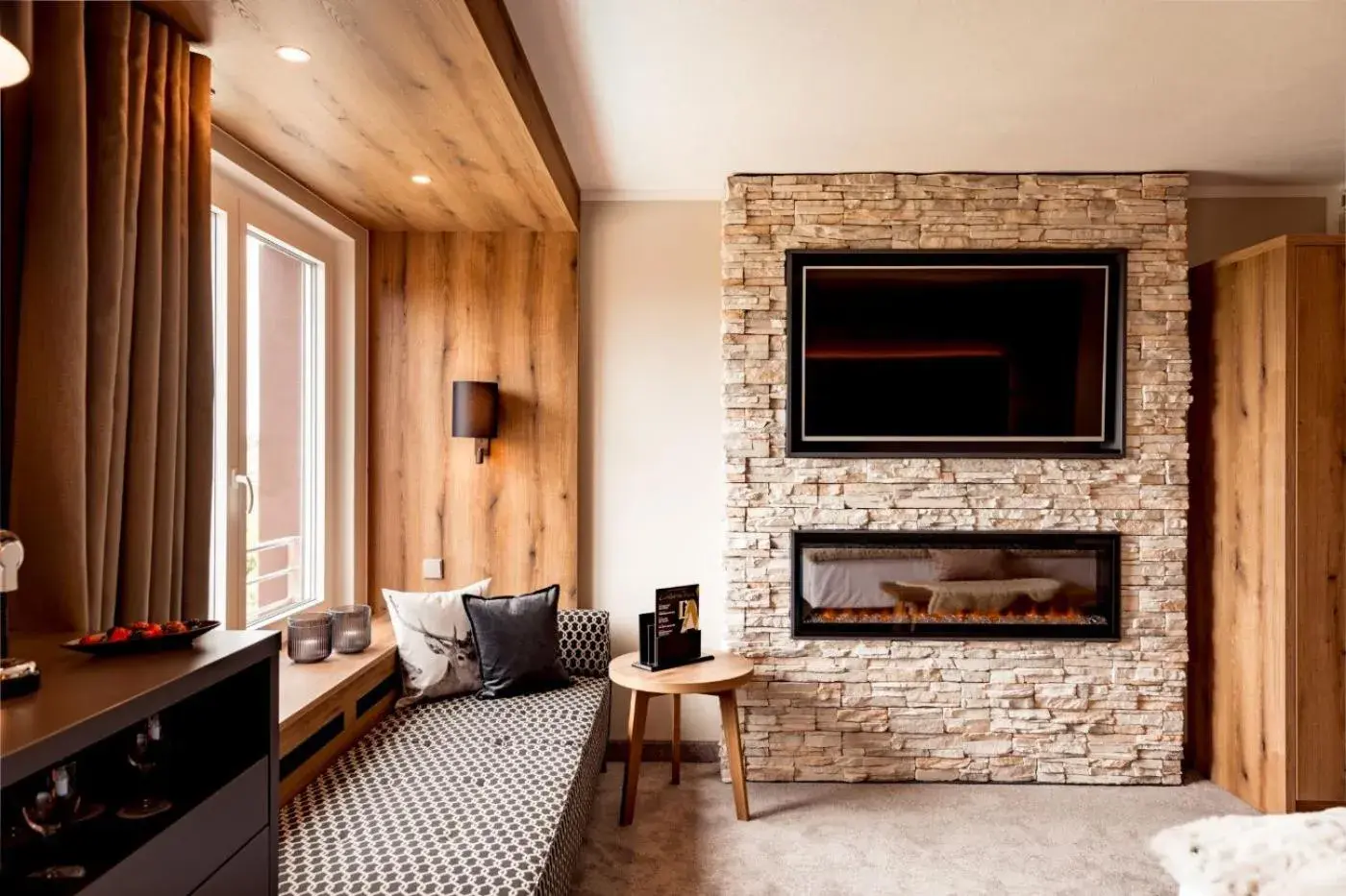 Large Double Room - single occupancy in Burghotel Staufeneck Large Double Room - single occupancy in Burghotel Staufeneck