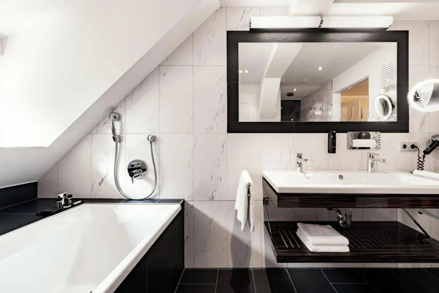 Junior Suite with Garden View - single occupancy in Burghotel Staufeneck Junior Suite with Garden View - single occupancy in Burghotel Staufeneck