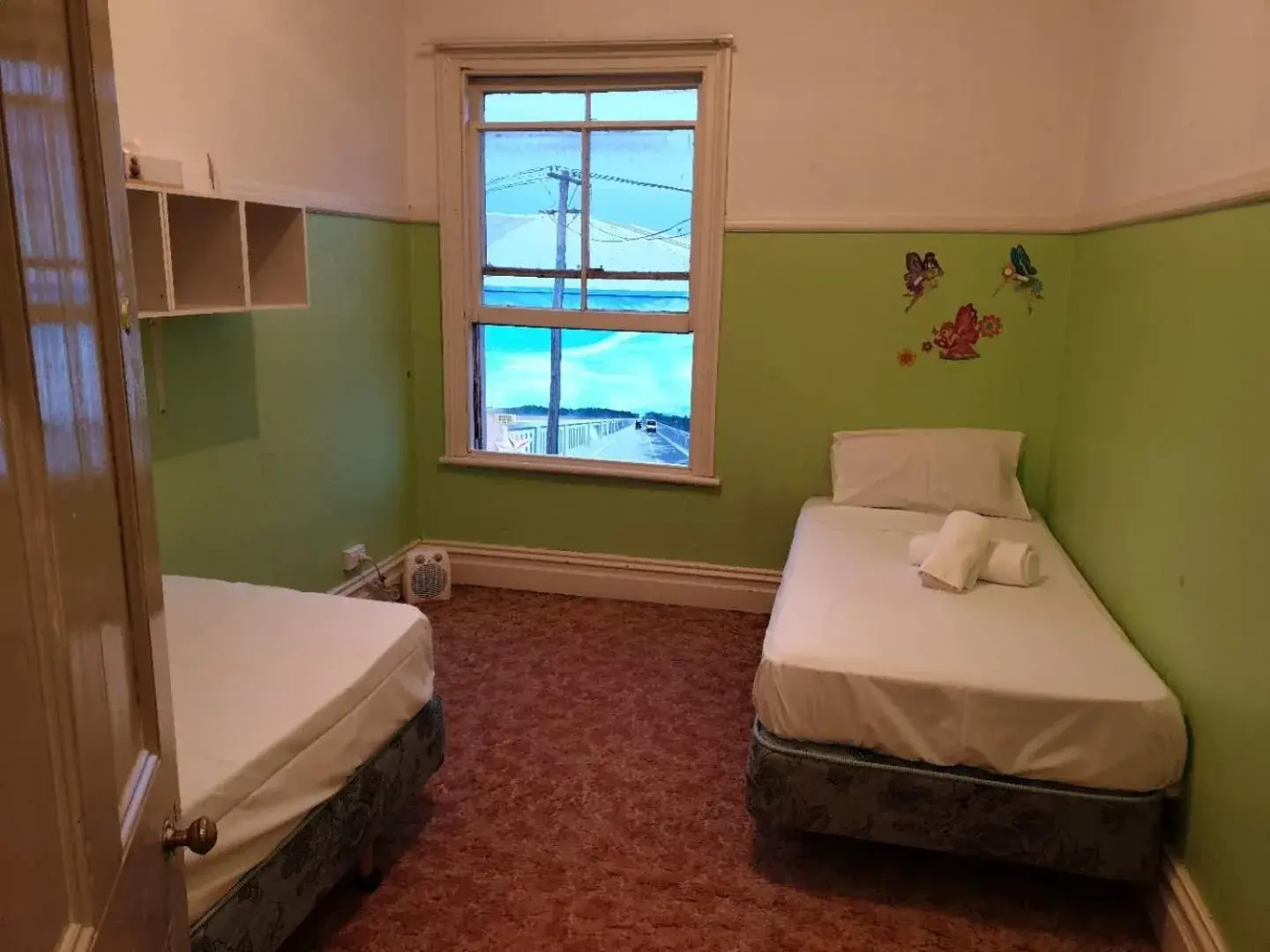 Budget Twin Room in South Rakaia Hotel Budget Twin Room in South Rakaia Hotel