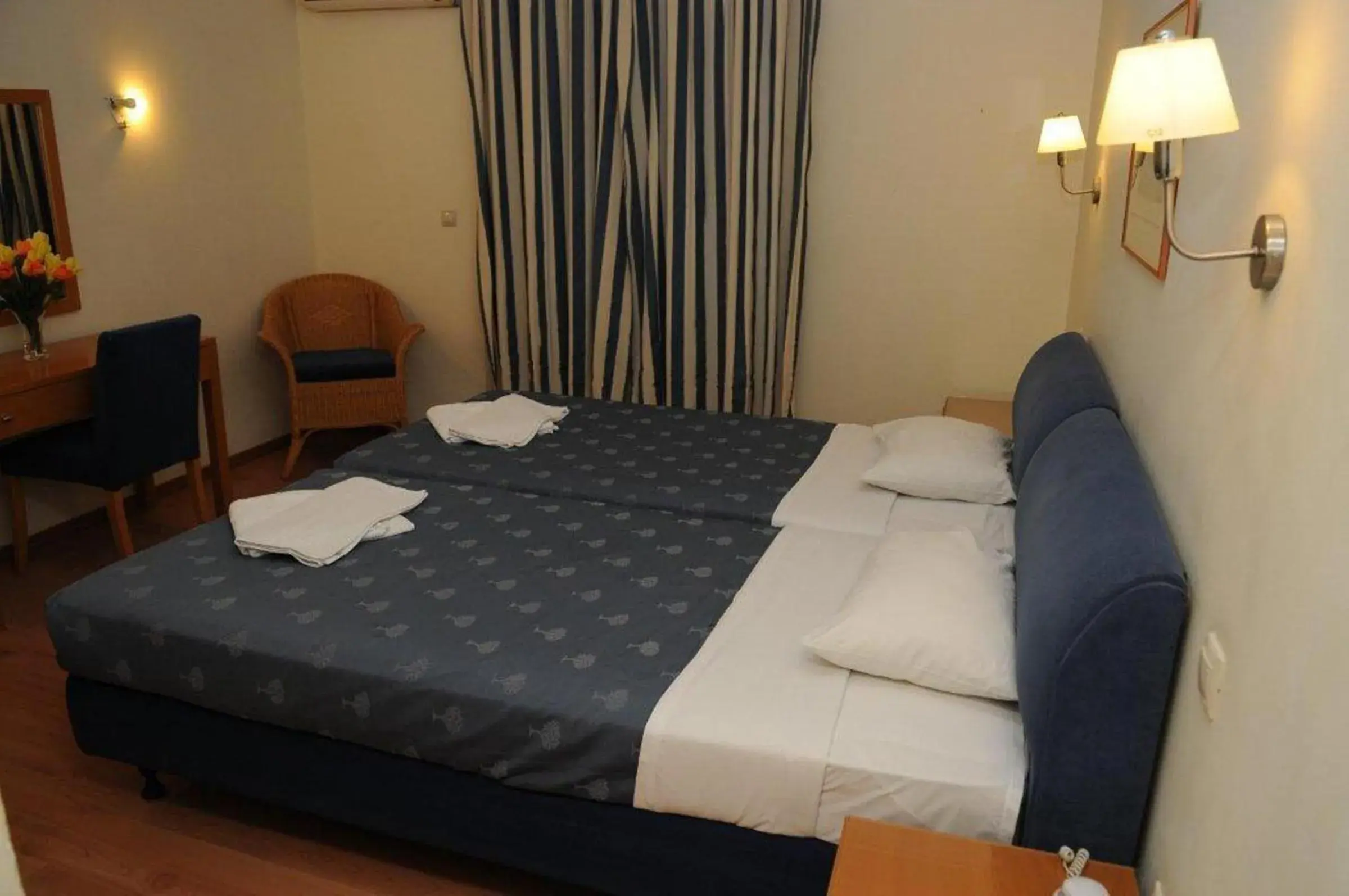 Twin Room in Hotel Pantheon Twin Room in Hotel Pantheon