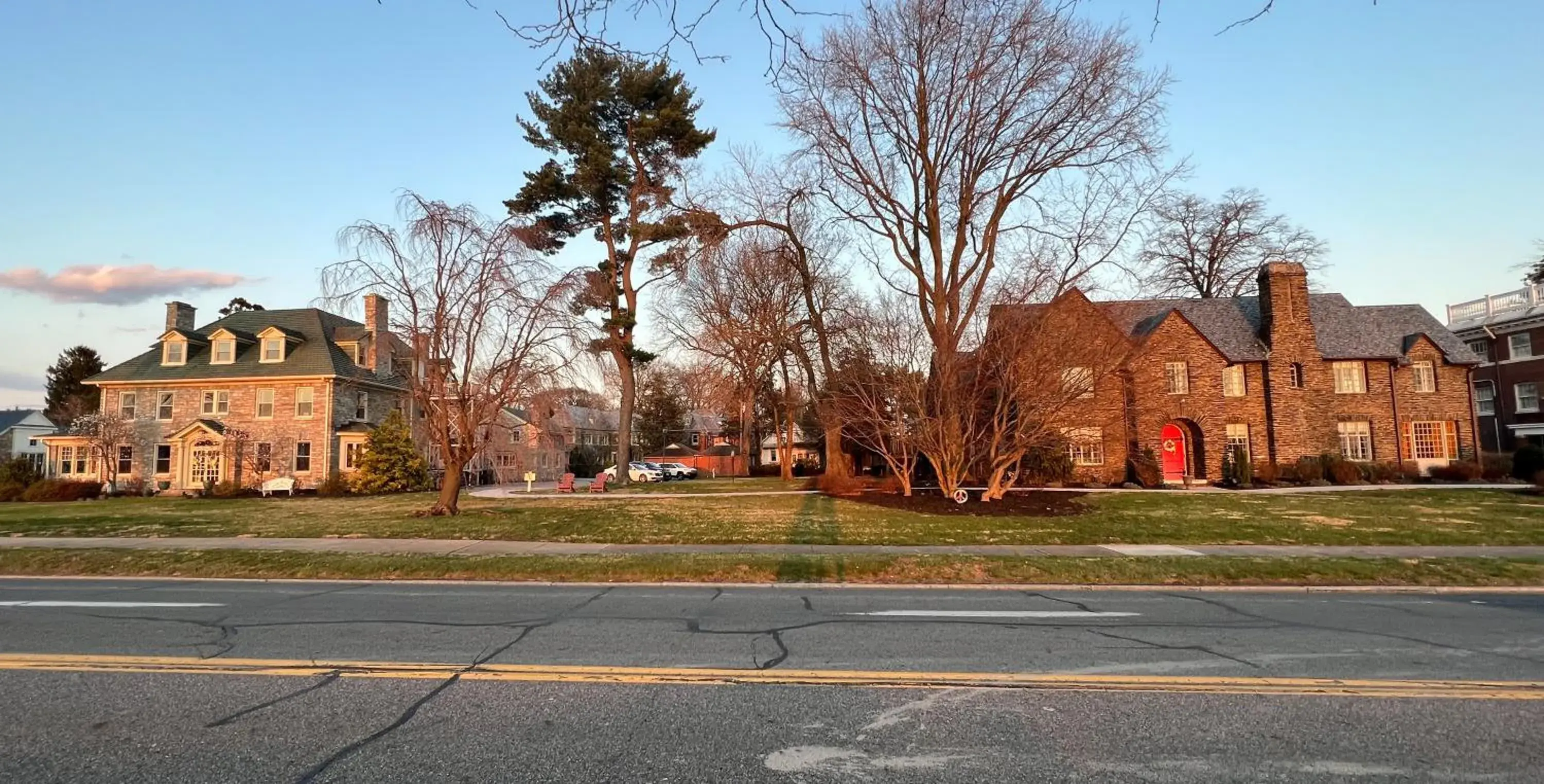 Suite with River View in The Manor on Front Suite with River View in The Manor on Front