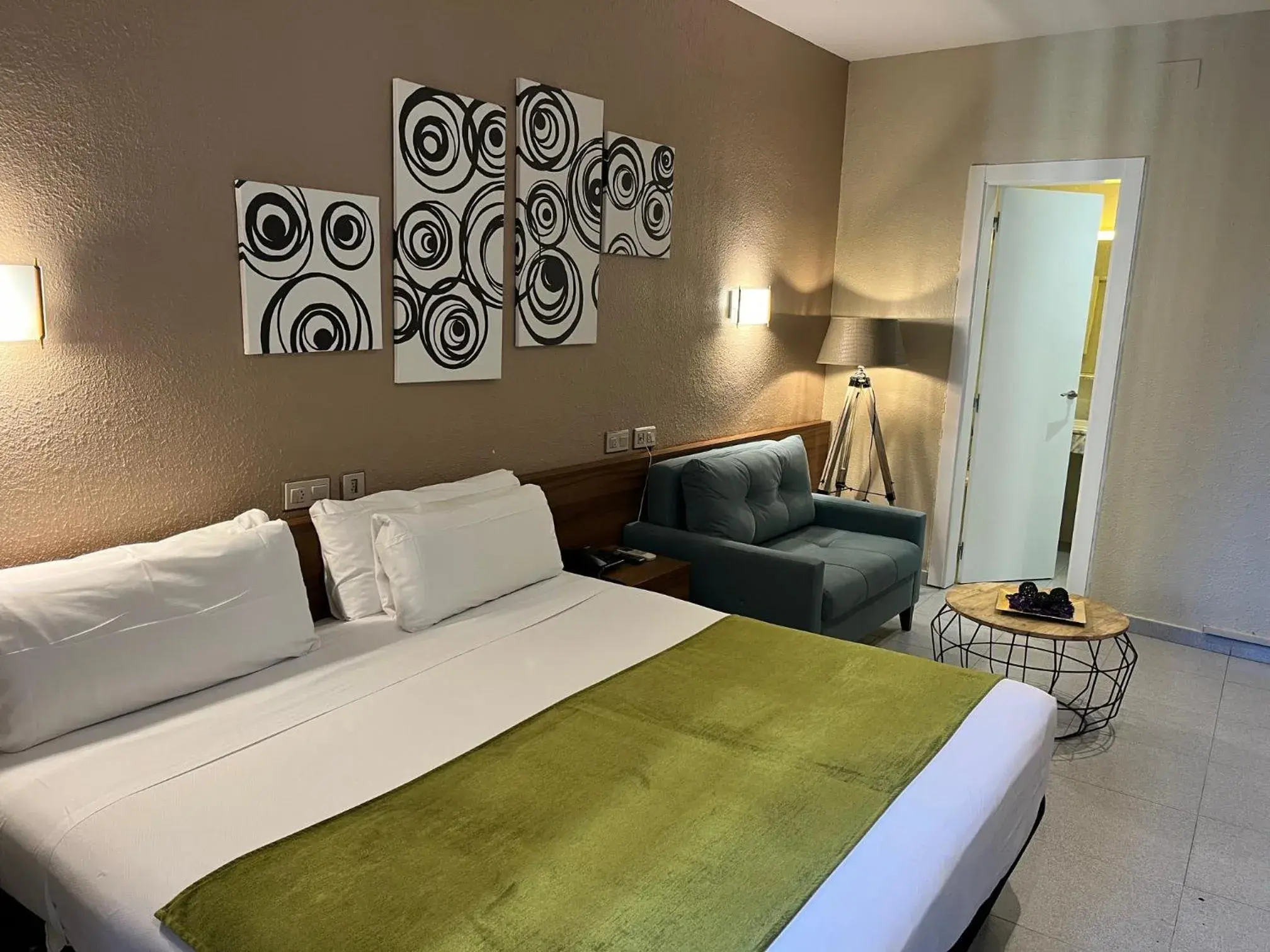 Hostal Iznájar Barcelona Hostal Iznájar Barcelona