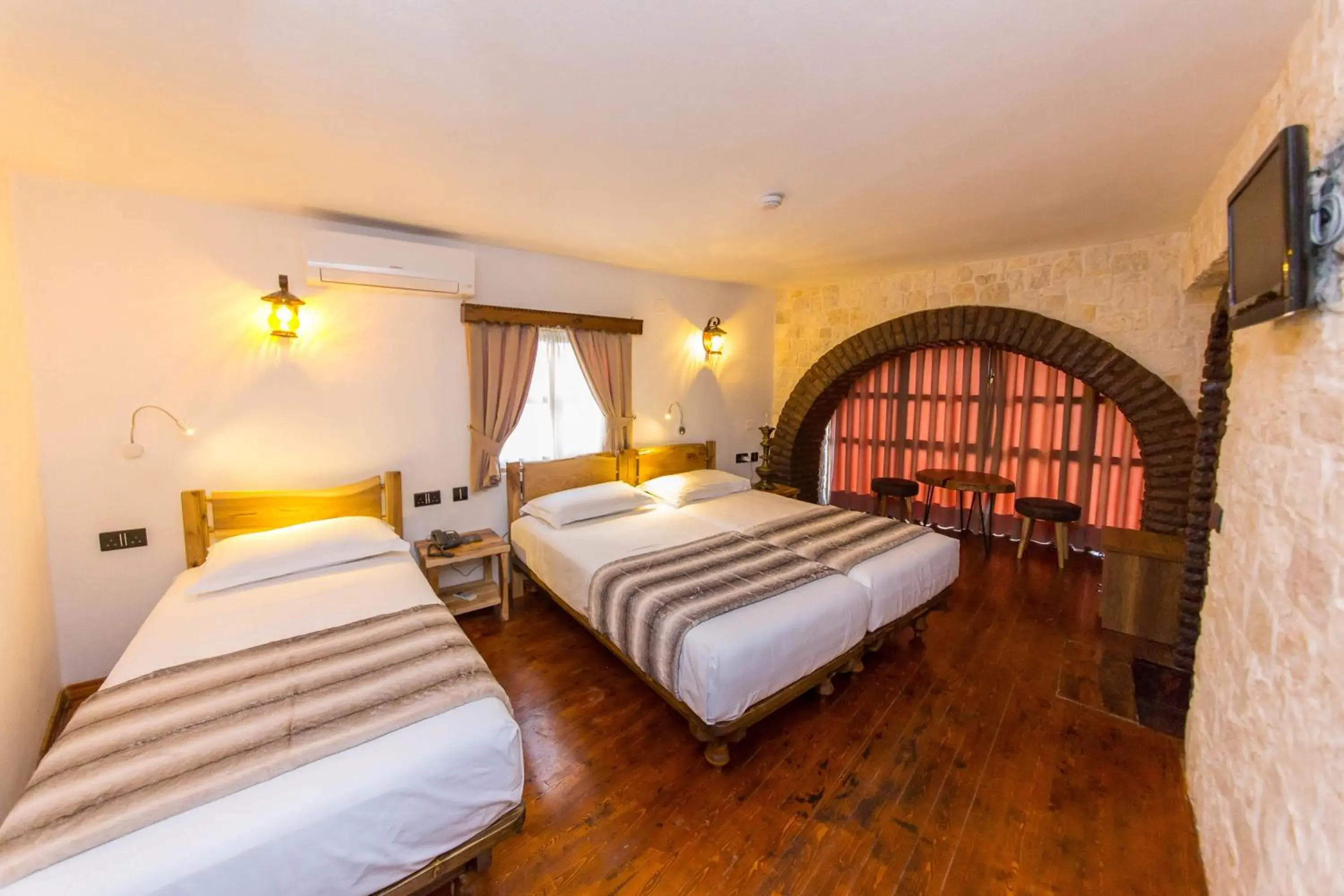 Comfort Triple Room in Heraklis Hotel Comfort Triple Room in Heraklis Hotel