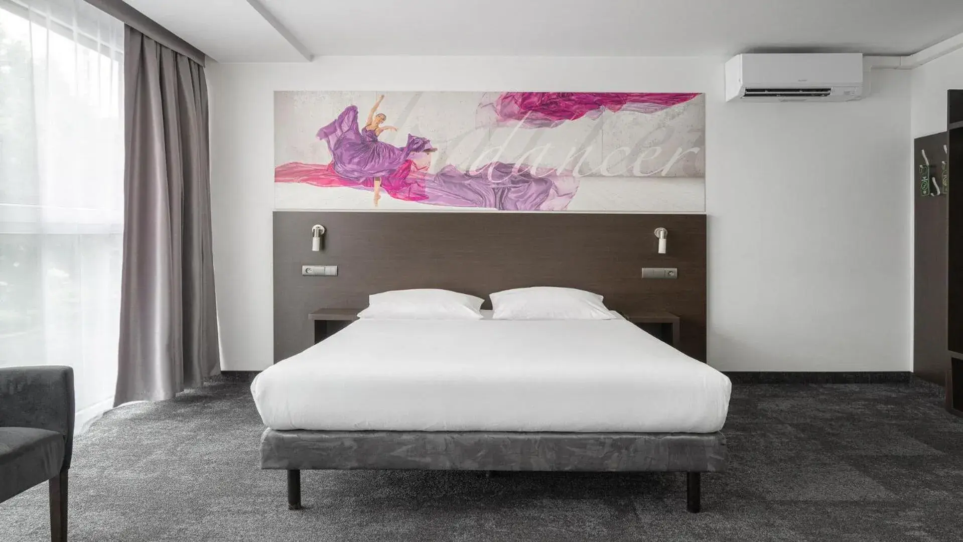 Deluxe Queen Room in B&B HOTEL Bytom Deluxe Queen Room in B&B HOTEL Bytom