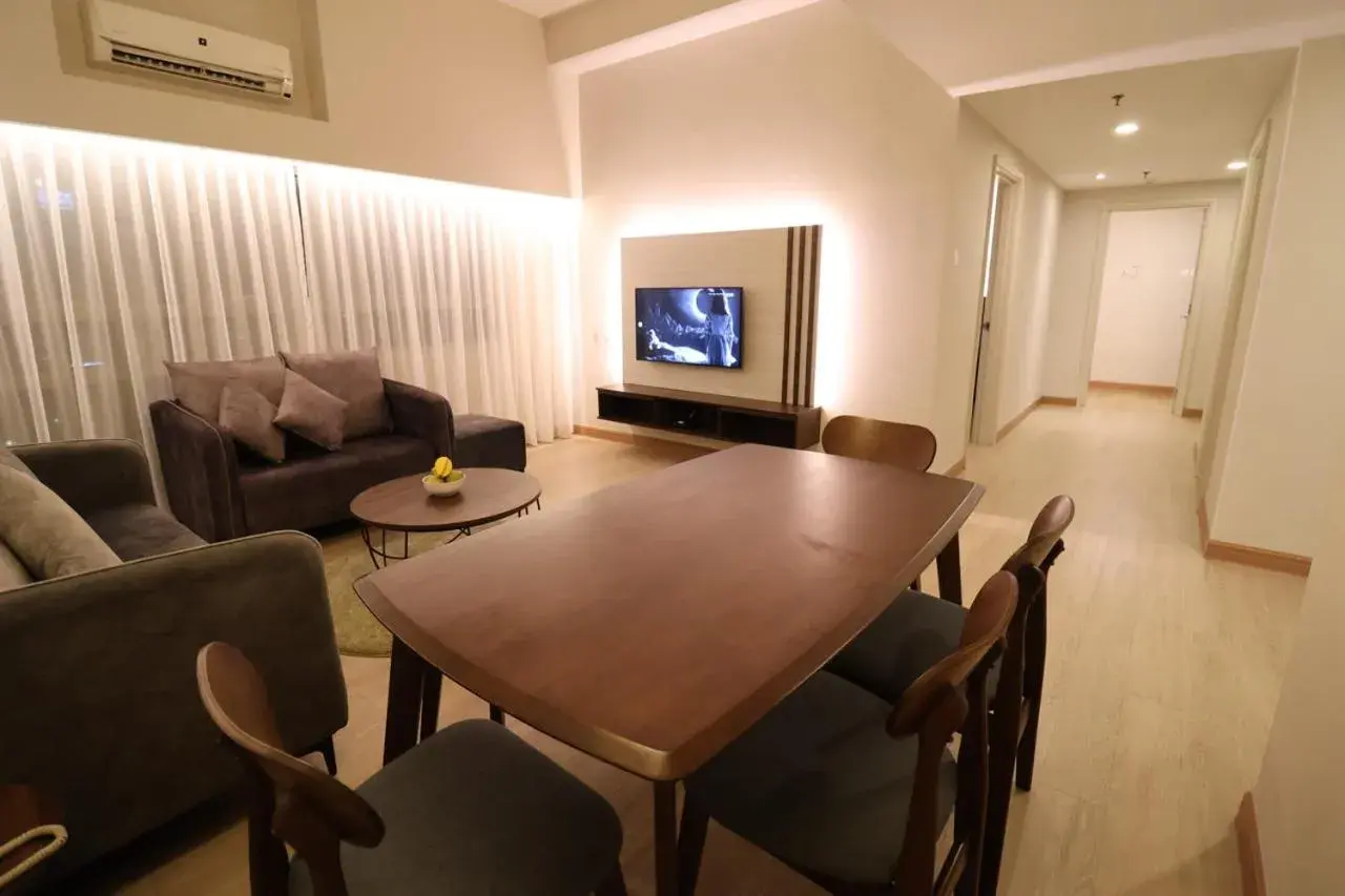 Three-Bedroom Suite in Crown Regency Serviced Suites Three-Bedroom Suite in Crown Regency Serviced Suites